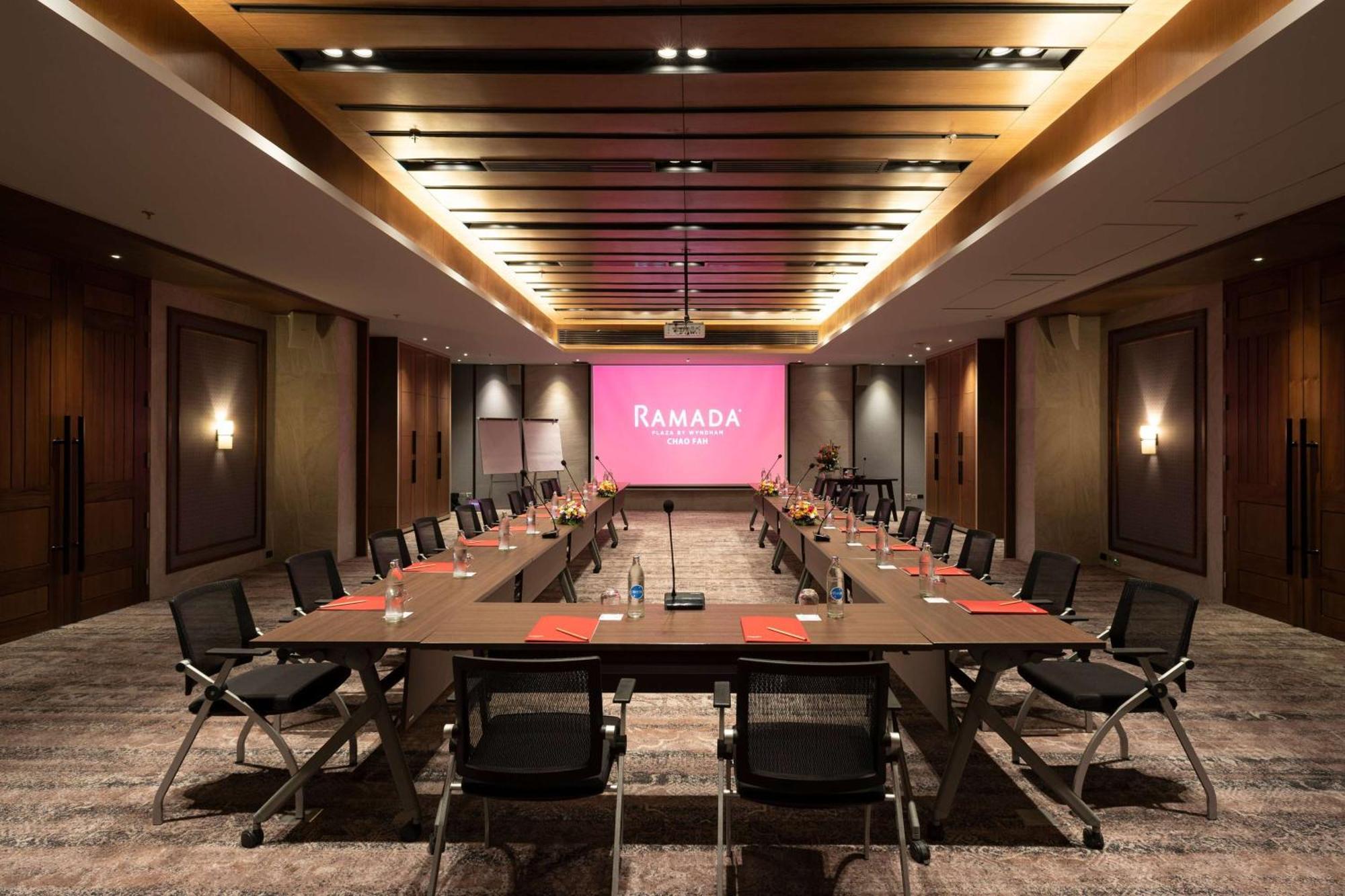 Hotel Ramada Plaza By Wyndham Chao Fah