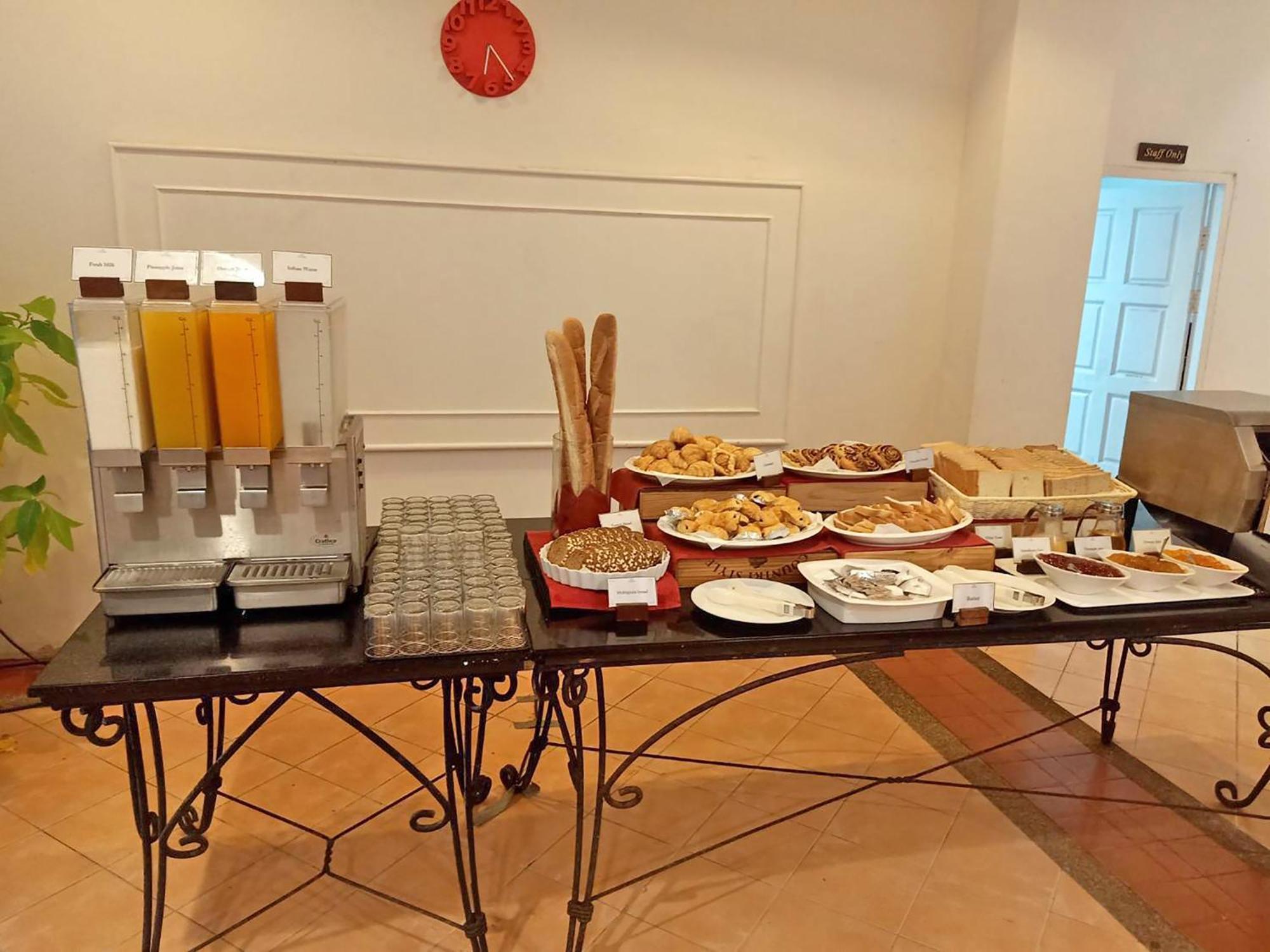 Hotel The Old Phuket - - Sha 4*