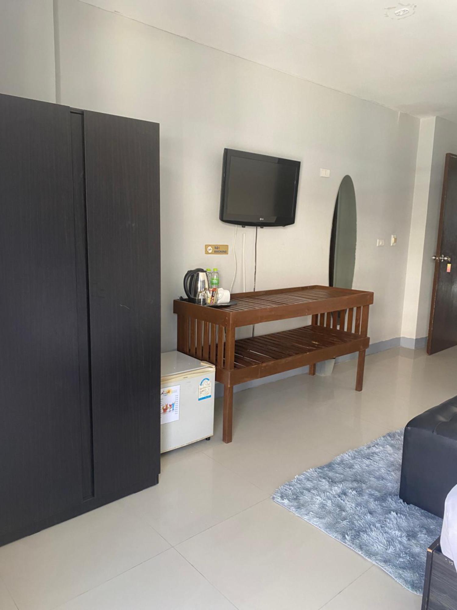 Holiday Home Patong Hotel 3*