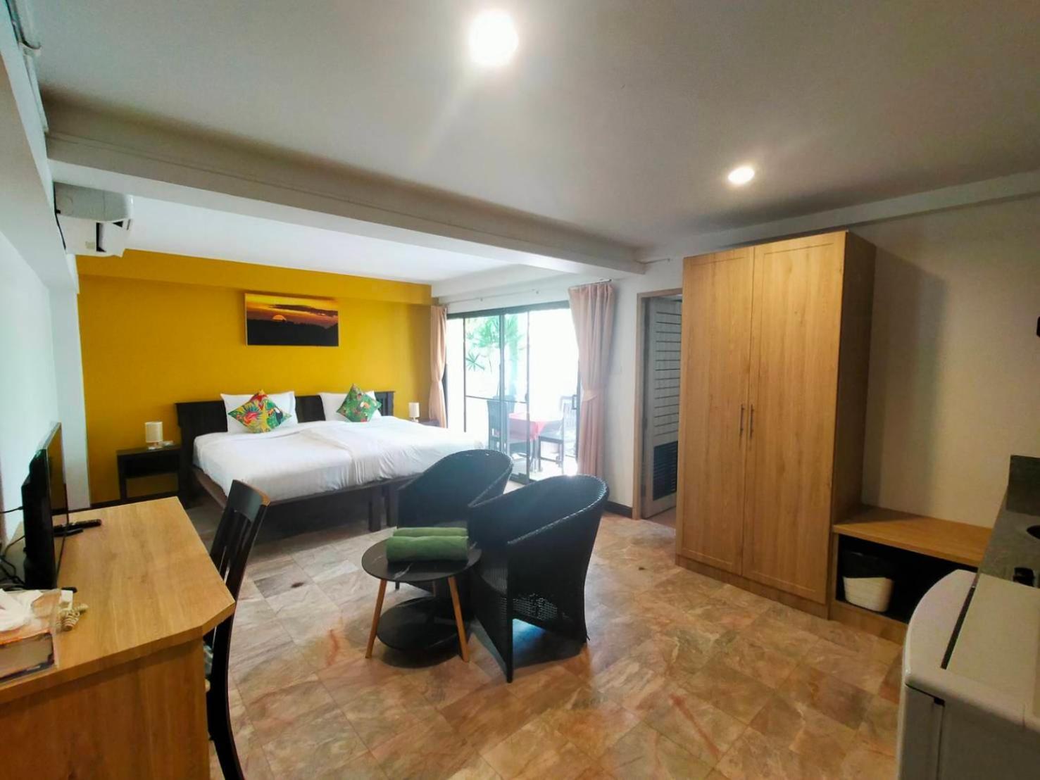 Hotel Beachfront 3*