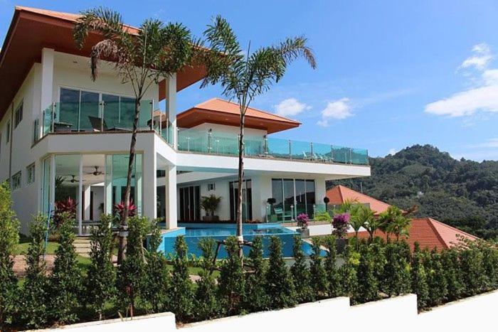 Heights Kamala Beach