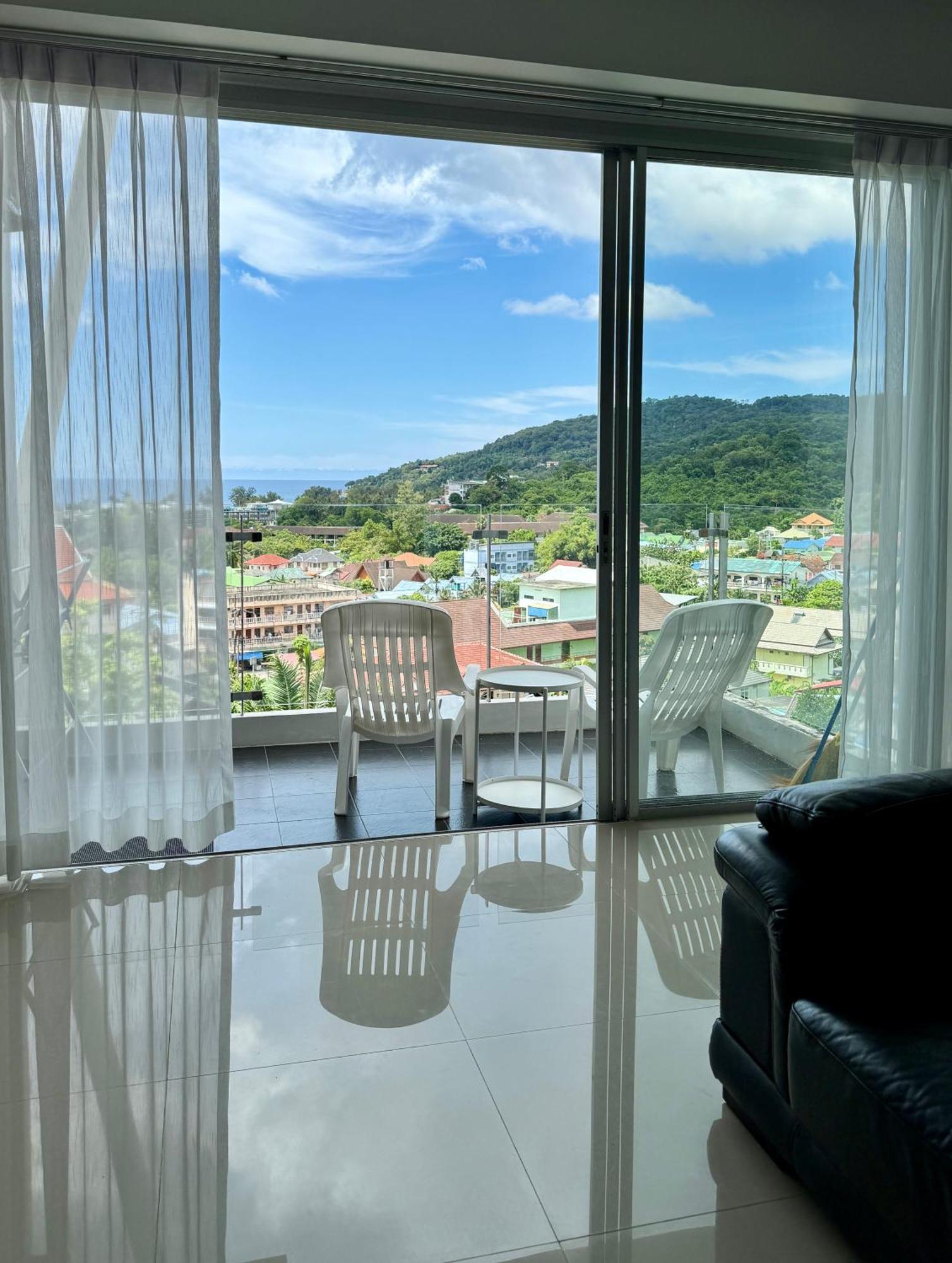 Sea View At Chic Condo,