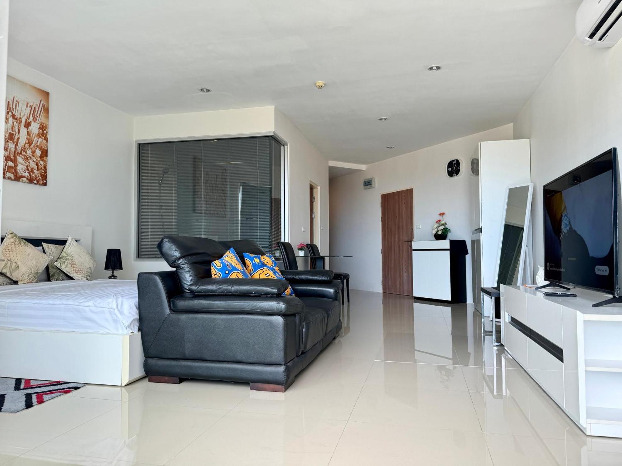 Apartment Sea View At Chic Condo,
