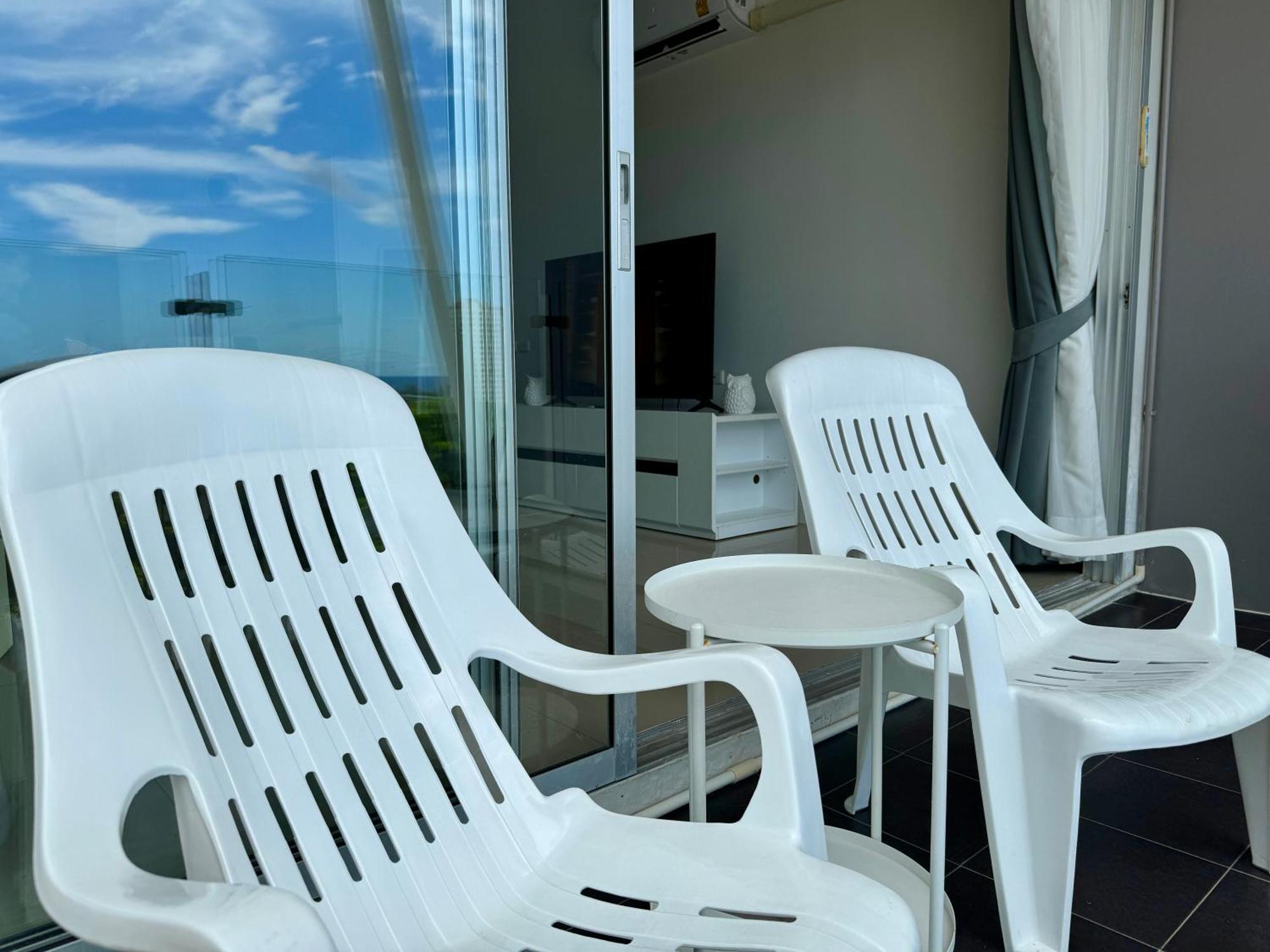 Sea View At Chic Condo, Apartment Karon