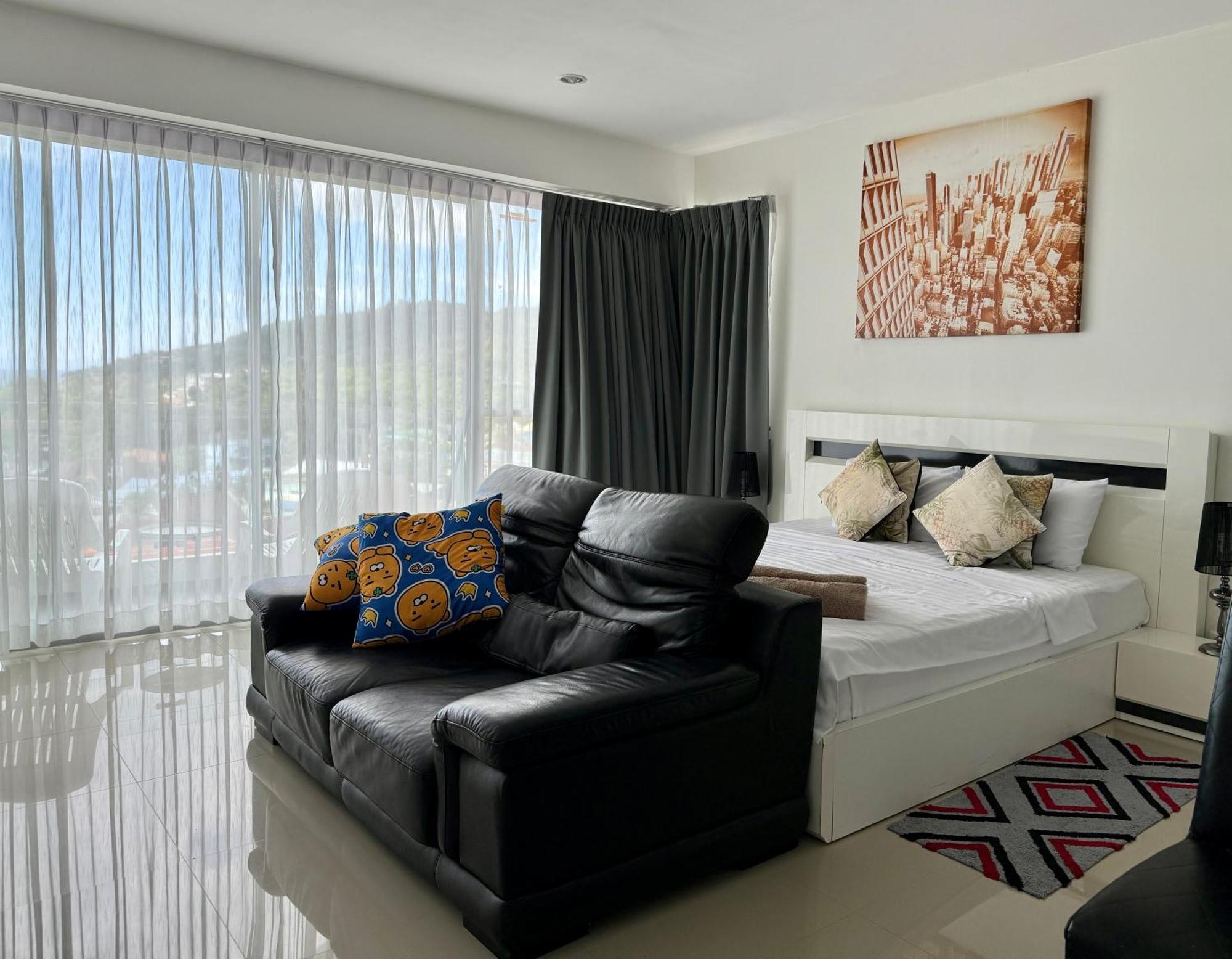 Sea View At Chic Condo,