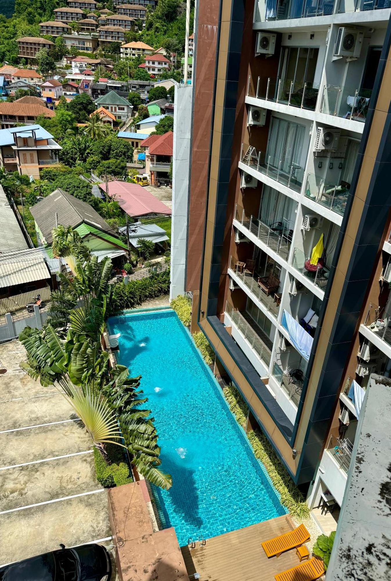 Sea View At Chic Condo,