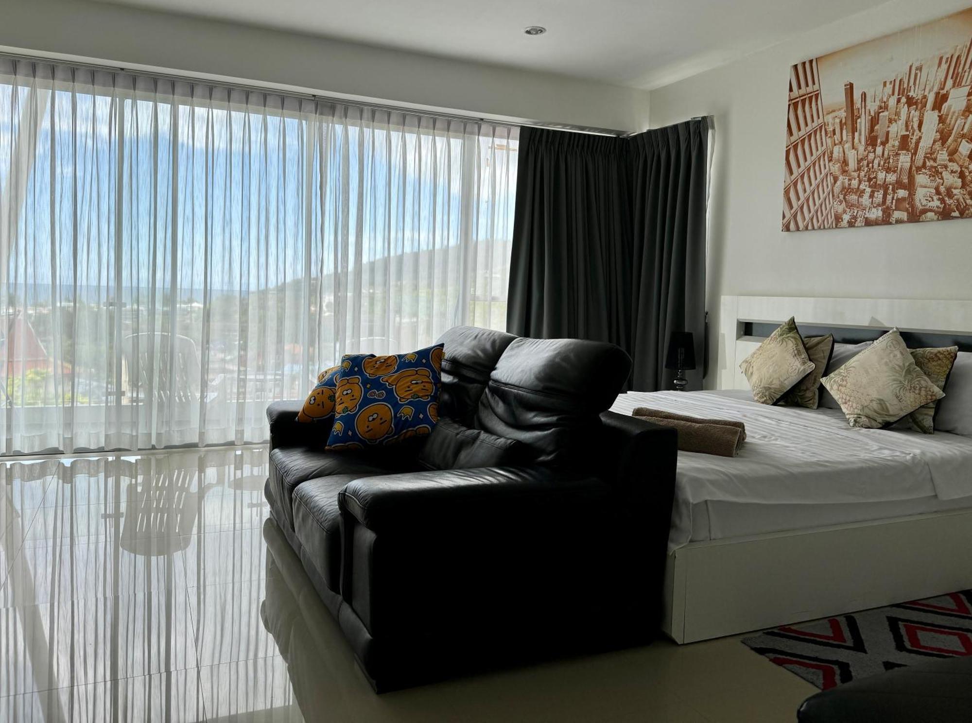 Sea View At Chic Condo, Apartment Karon