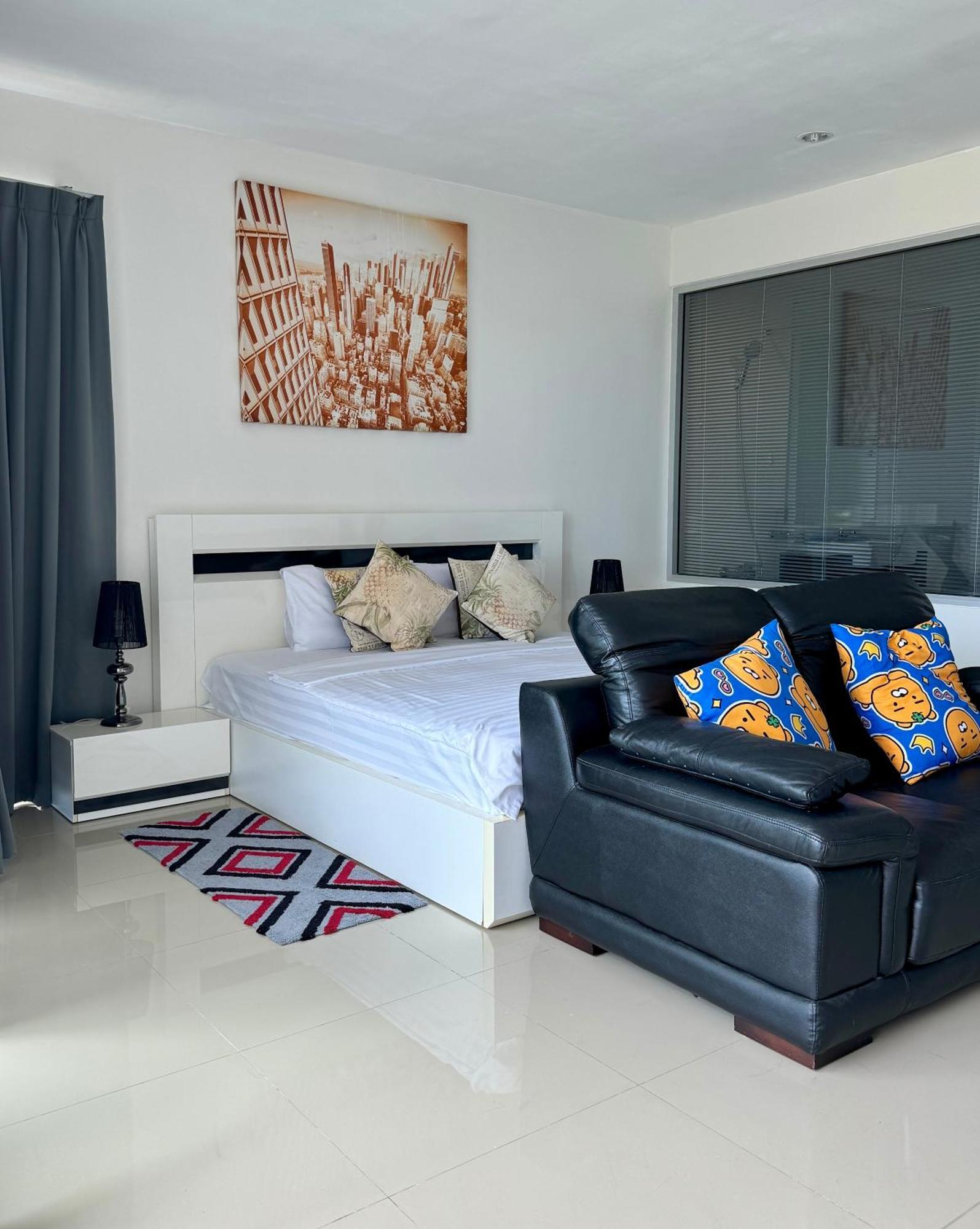 Apartment Sea View At Chic Condo, *