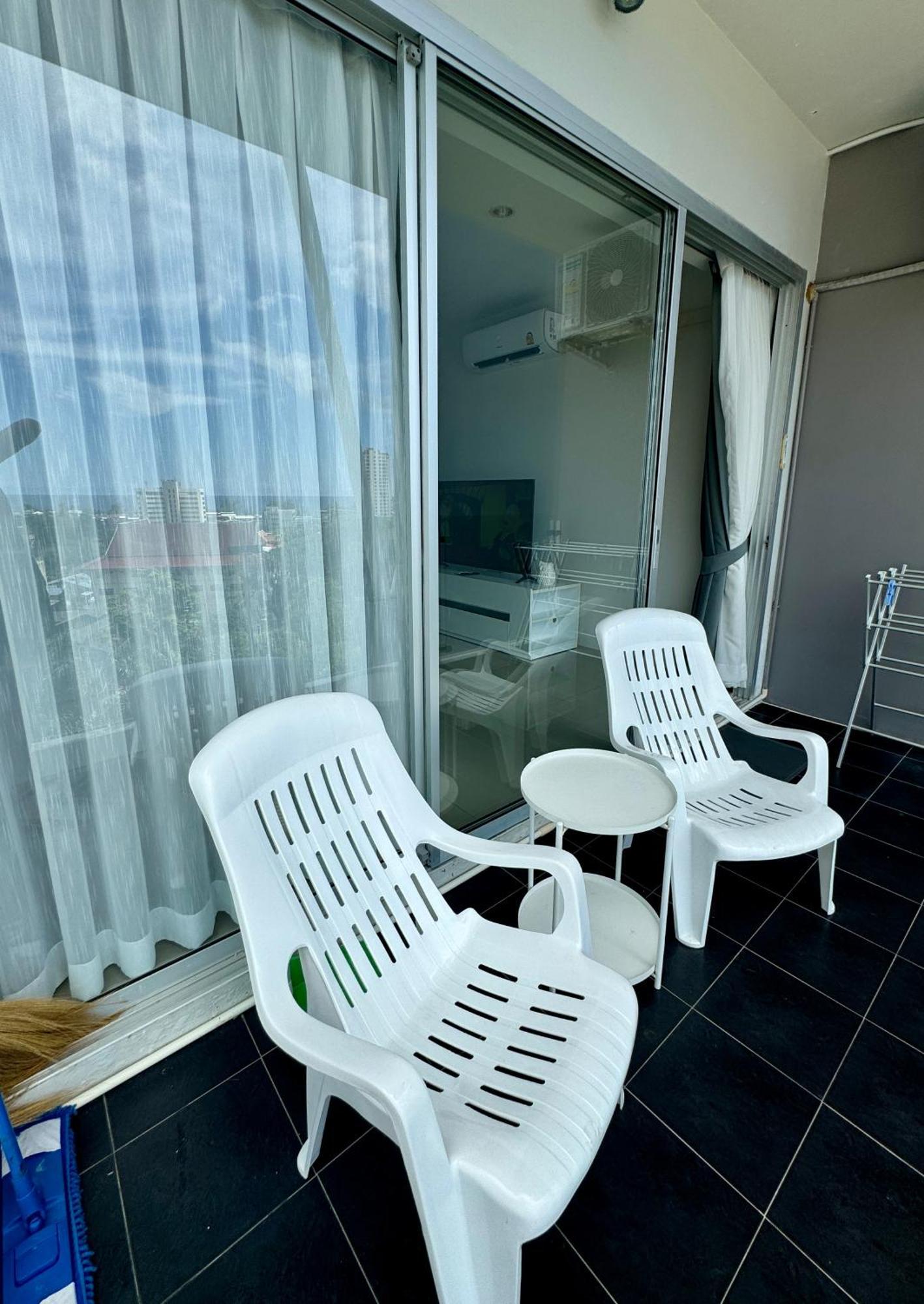 Sea View At Chic Condo, Apartment *