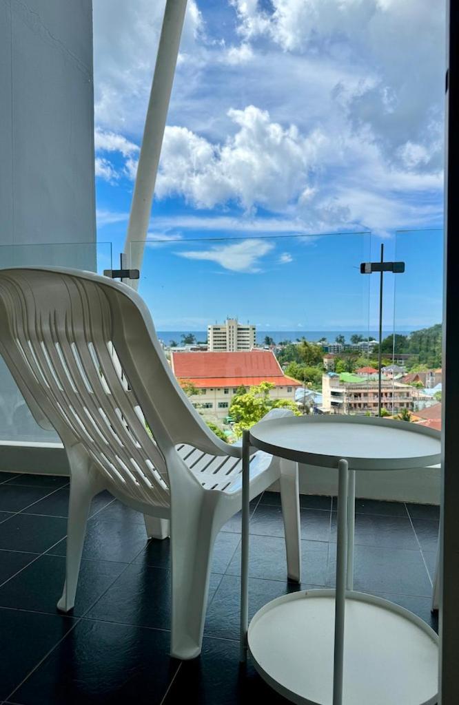 Apartment Sea View At Chic Condo, *