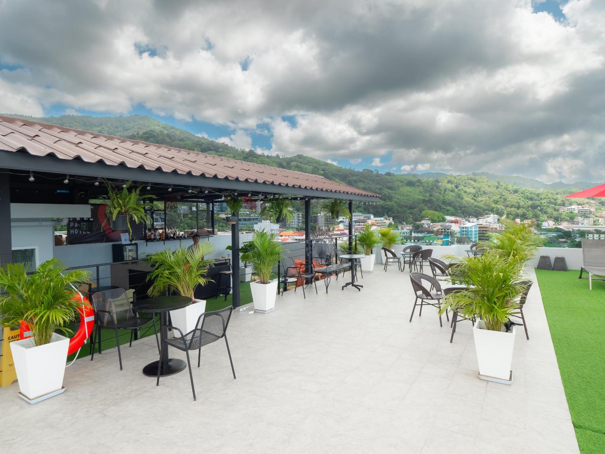 Hotel Neon Patong