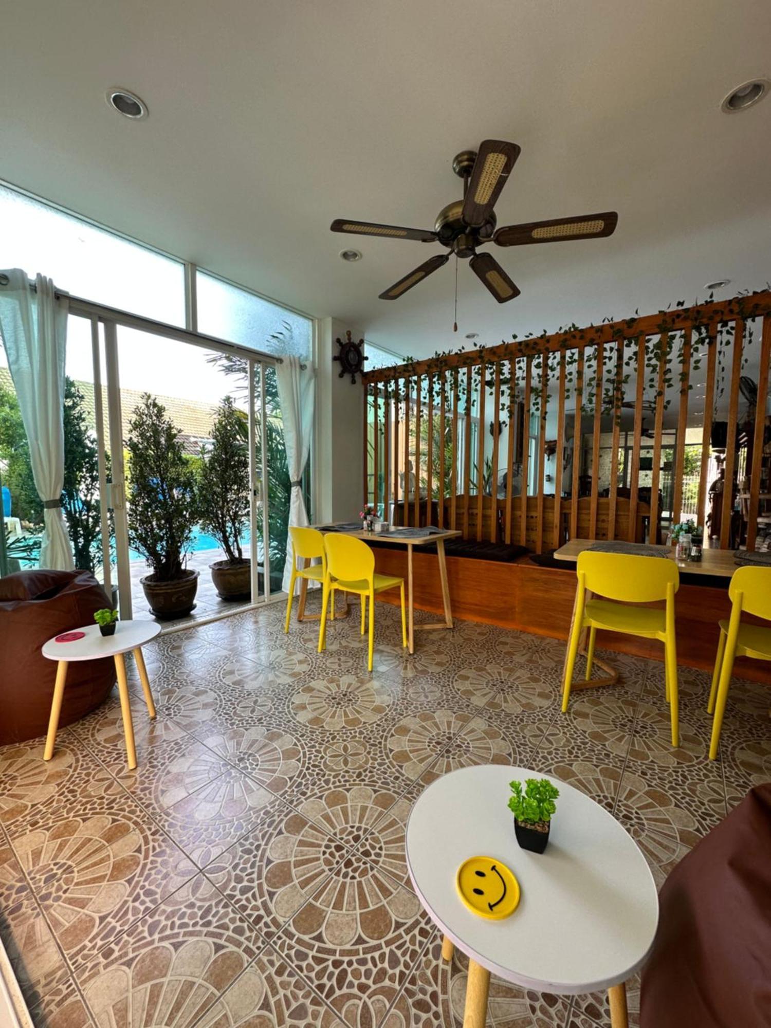 Baan Rosa Bangtao Apartment *