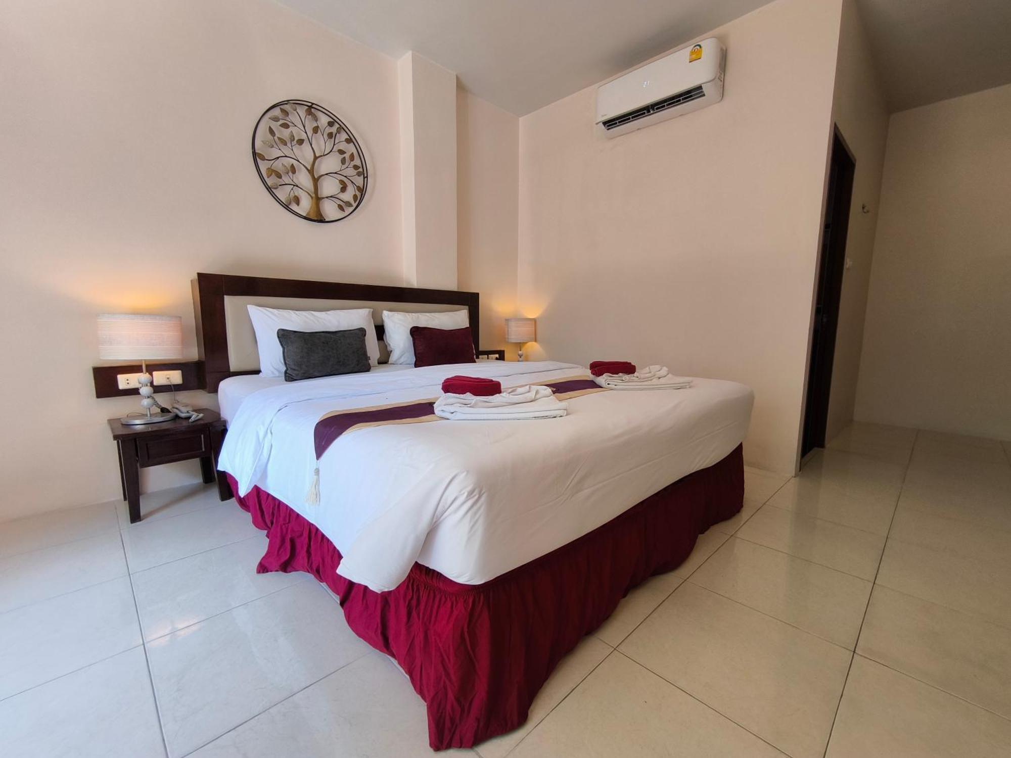 Seven Seas Hotel