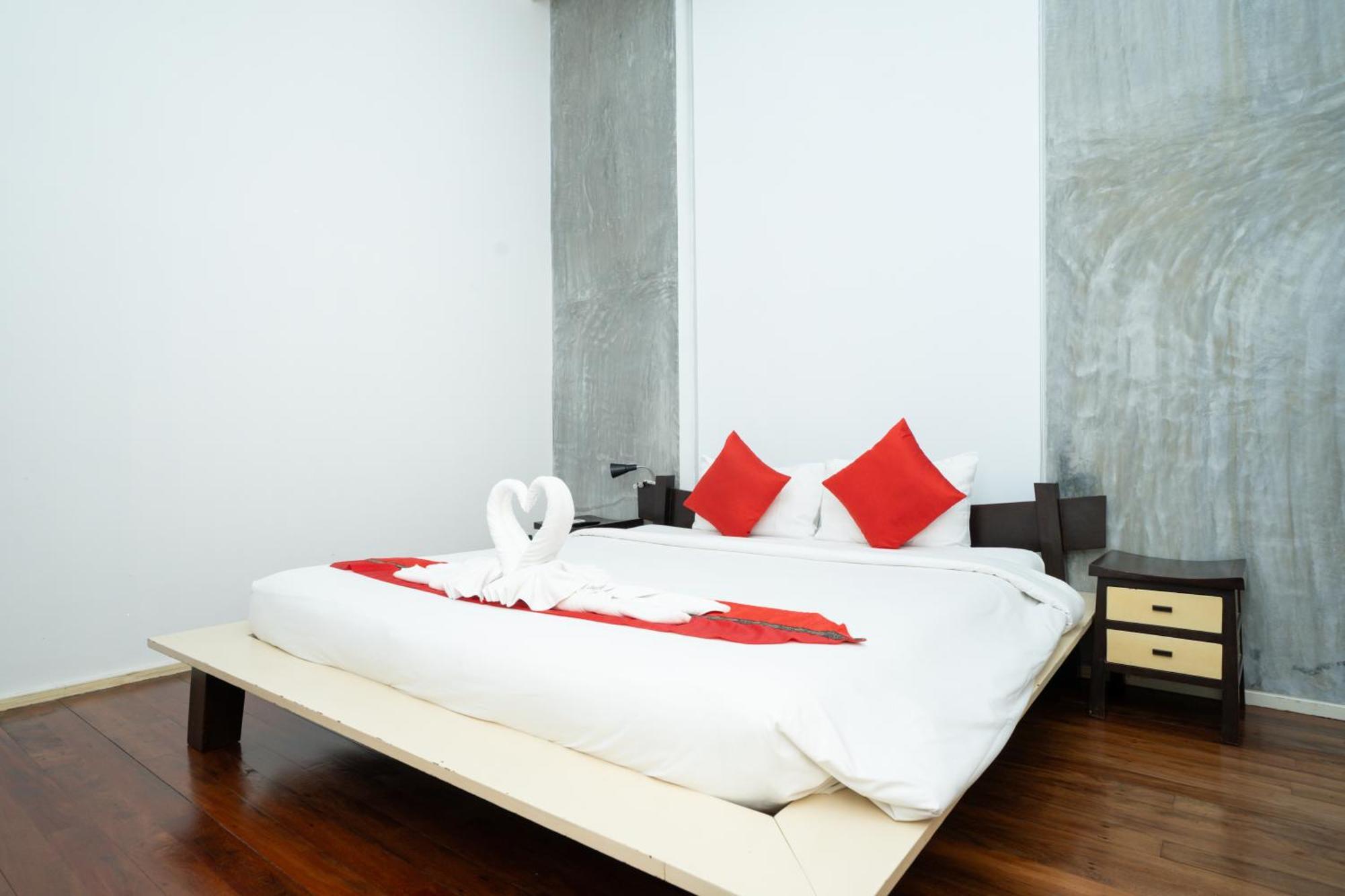 Sirirat Sea-view Villa Patong