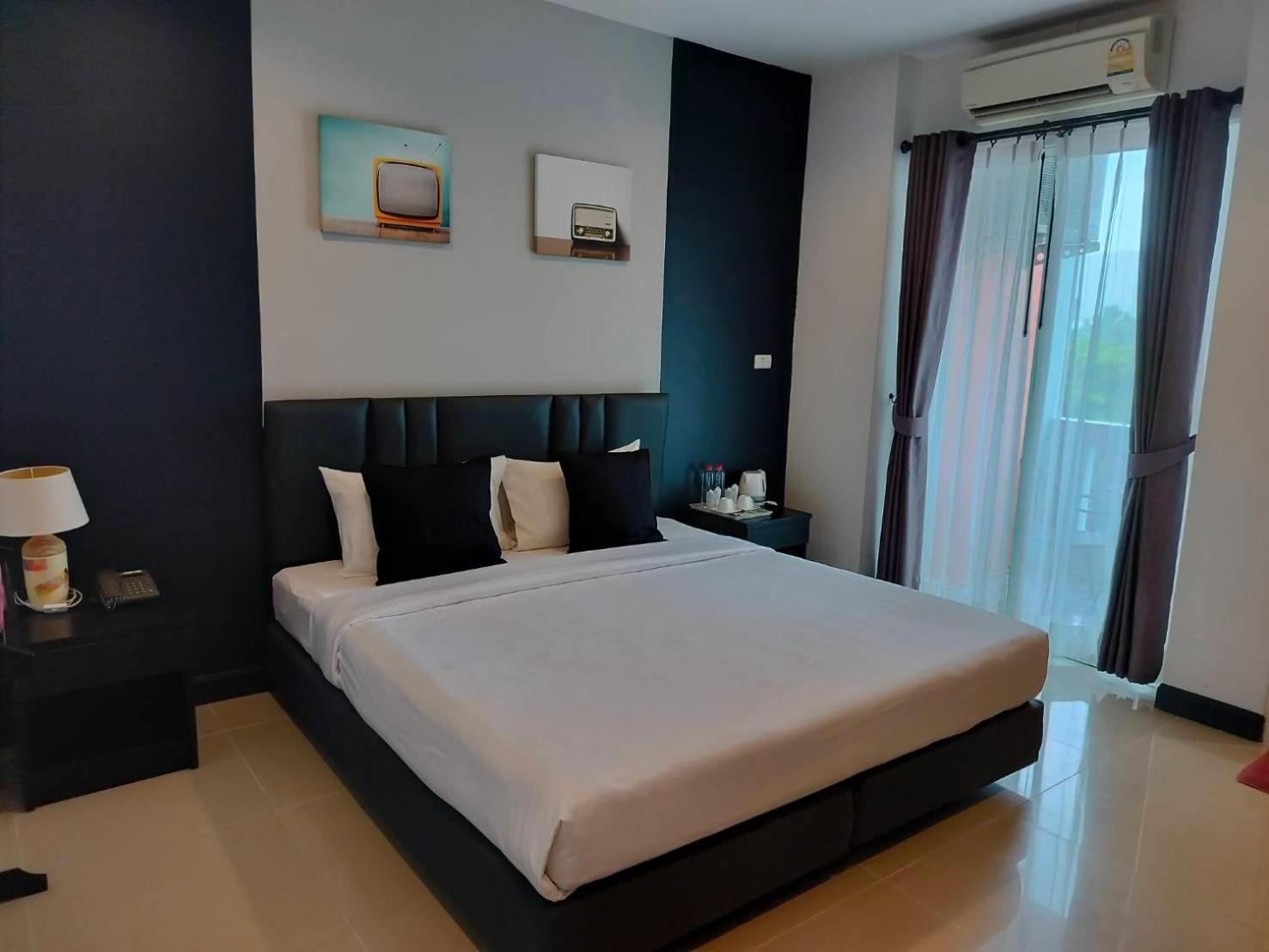 House Karon Hotel