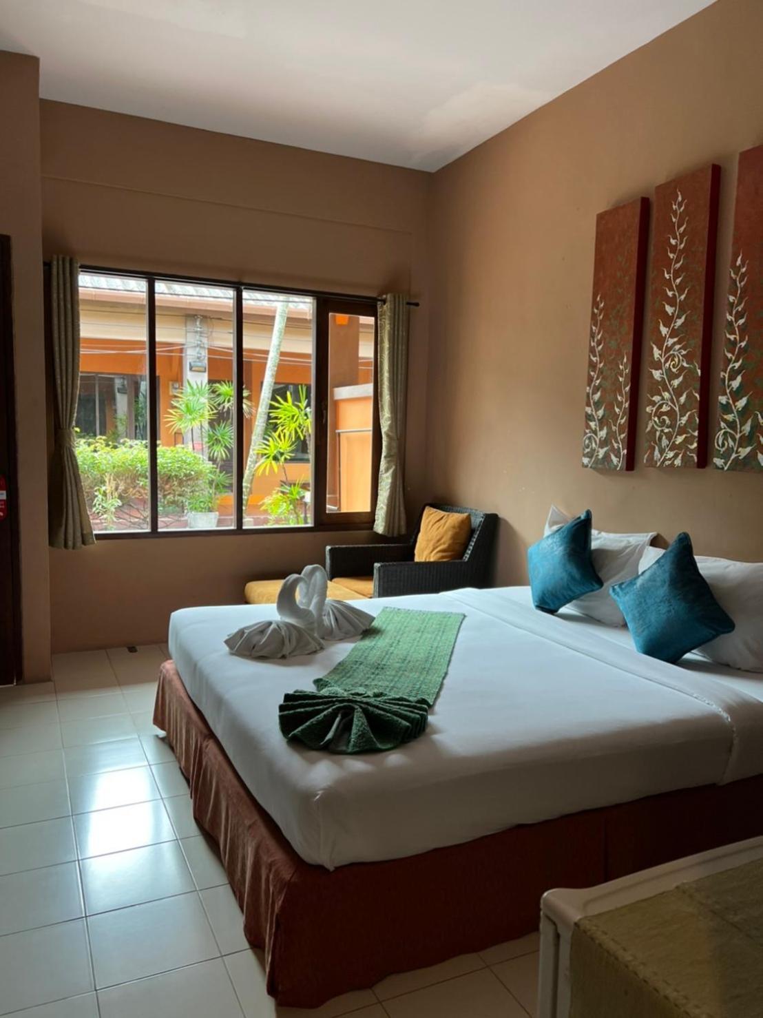 Hotel Phuket Siam - Sha 2*