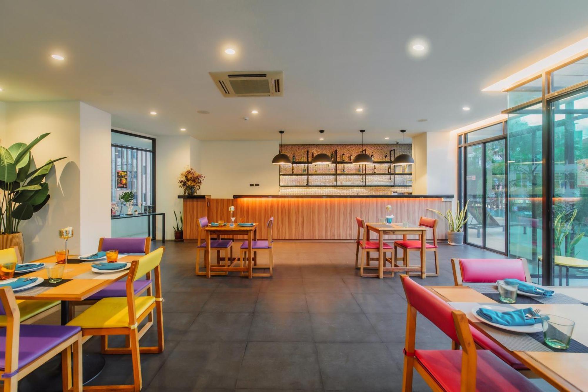 Hotel The Lunar Patong