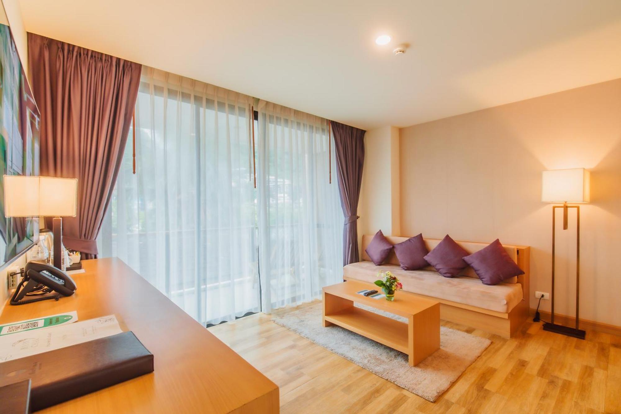 The Lunar 4* Patong