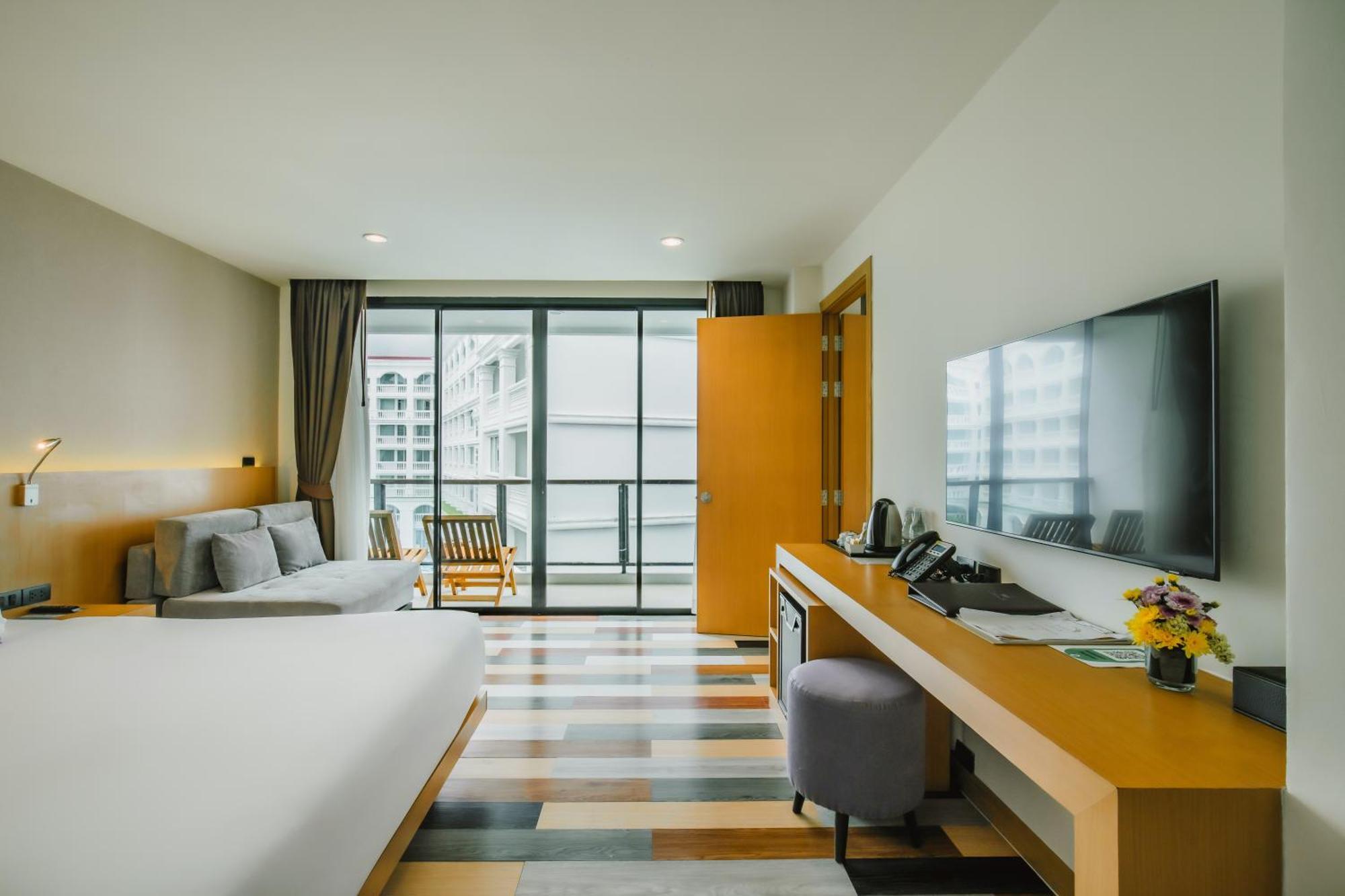 Hotel The Lunar