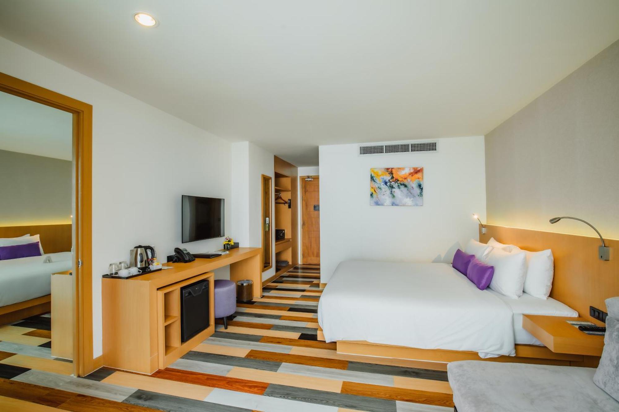The Lunar 4* Patong