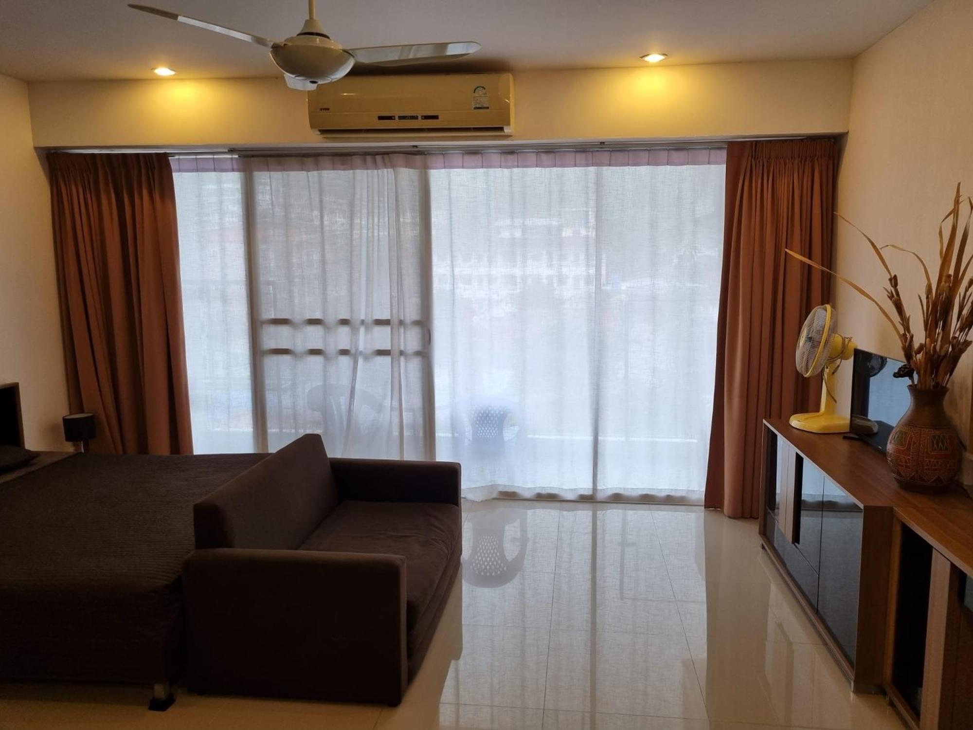 Chic Seashore Apartment Karon