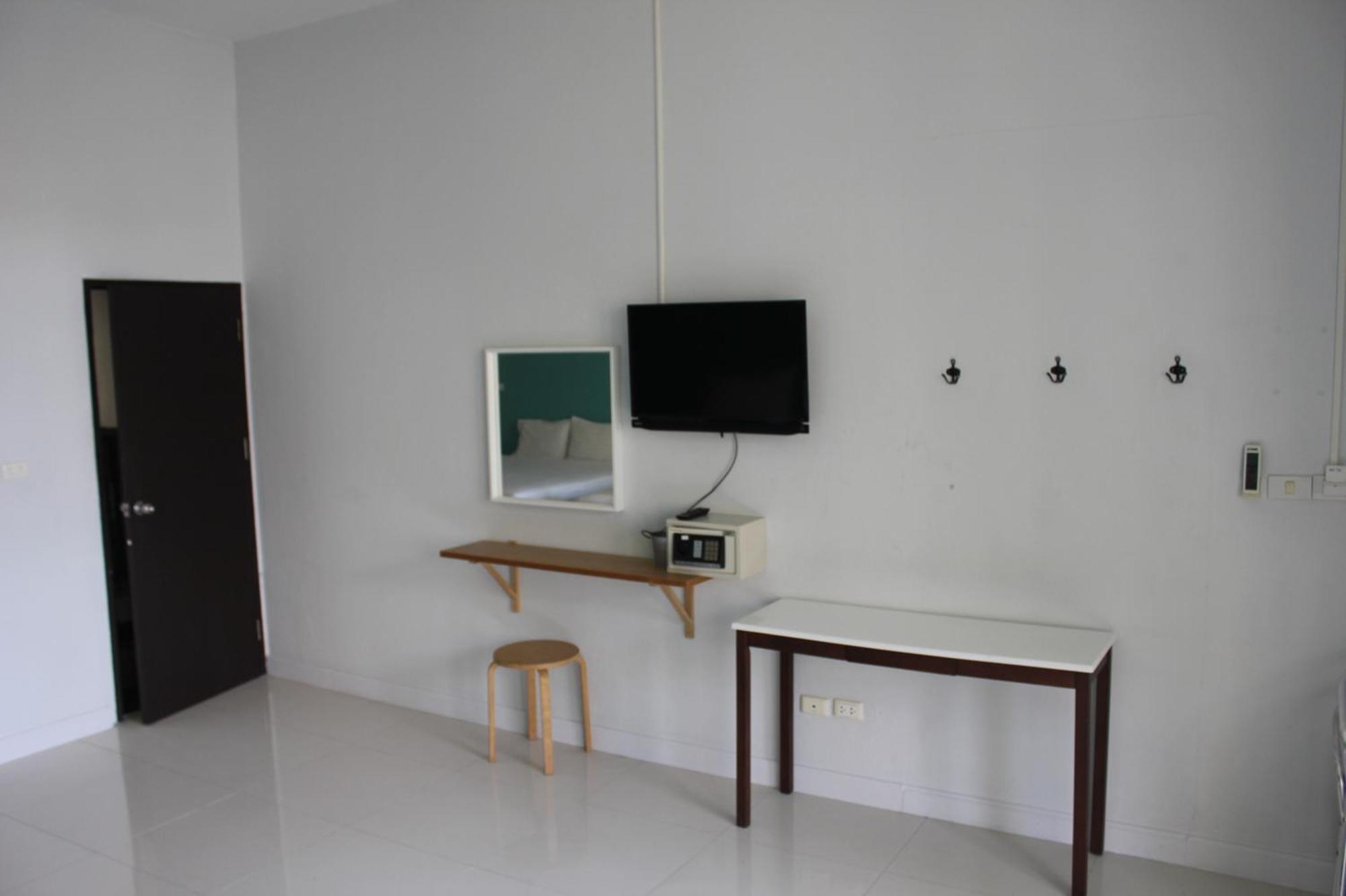 Kata Sea Host Inn 2*