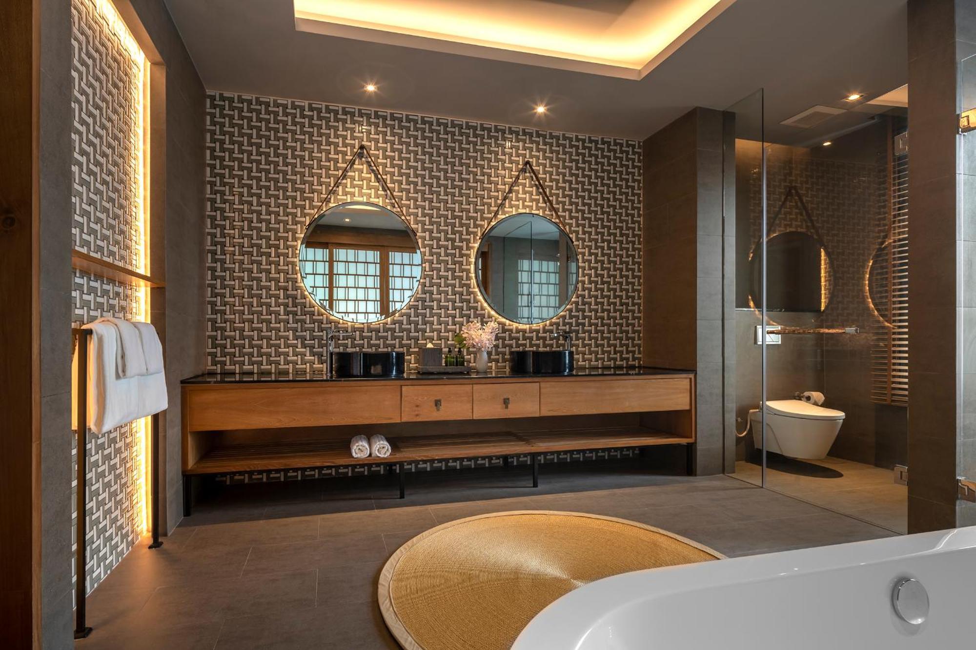 Noku Phuket 5*