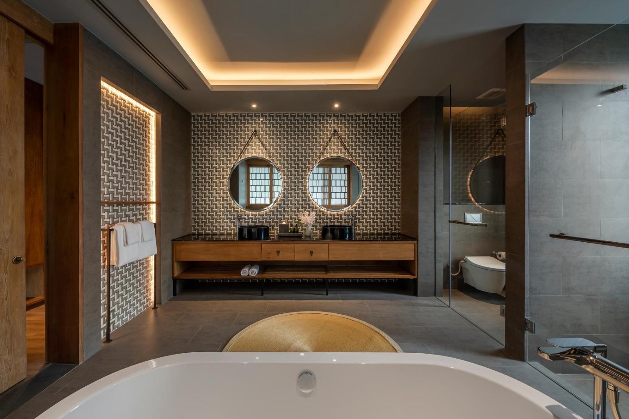 Resort Noku Phuket 5*
