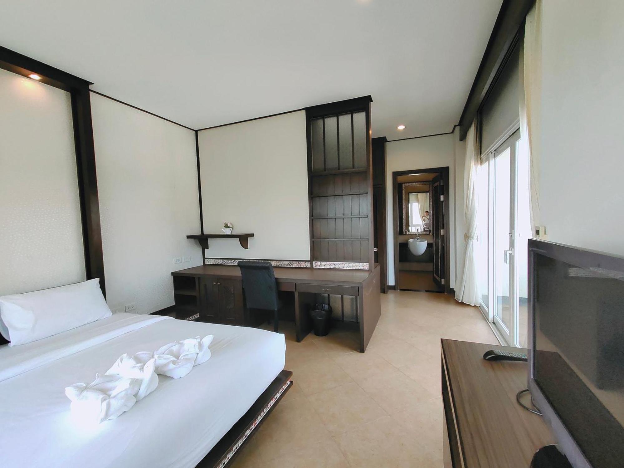 Ratana Chalong 4*