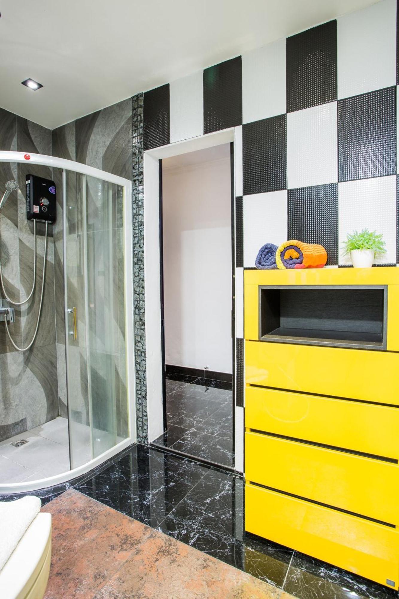 Apartment Tower Royal Family Pta 2025 Patong
