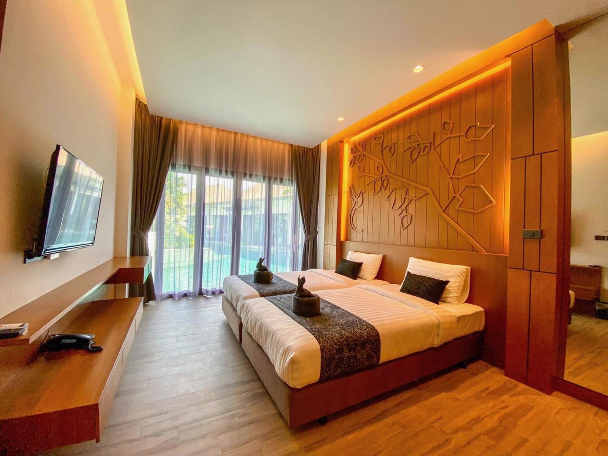 Tajh Pool Hotel