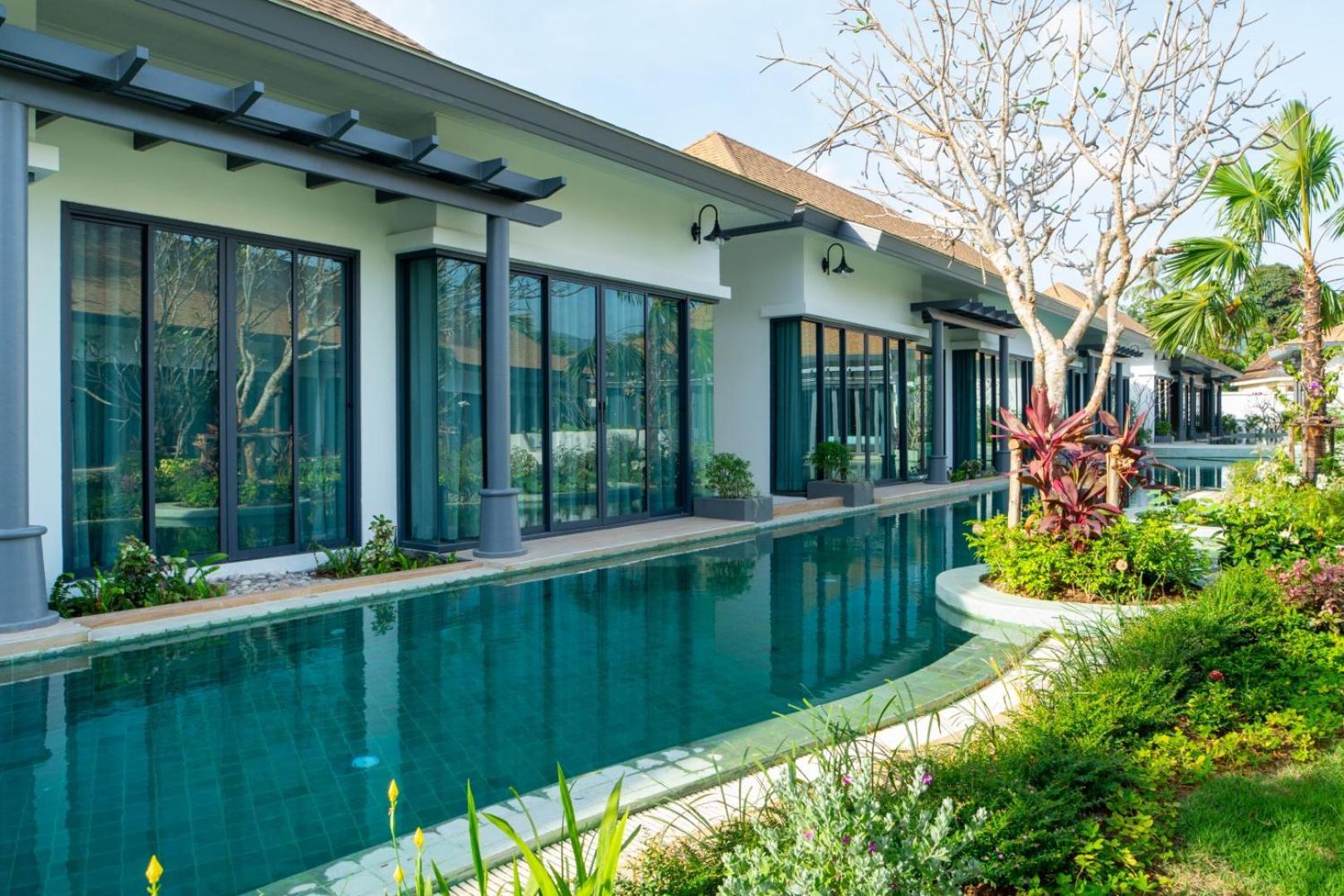 Tajh Pool Hotel