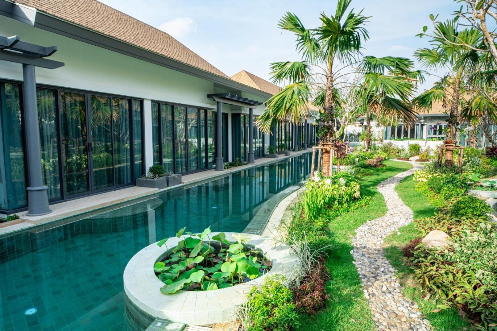 Hotel Tajh Pool 5*