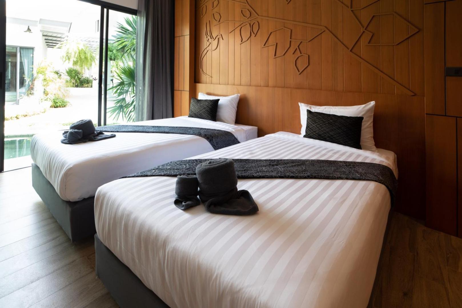 Tajh Pool Hotel Chalong