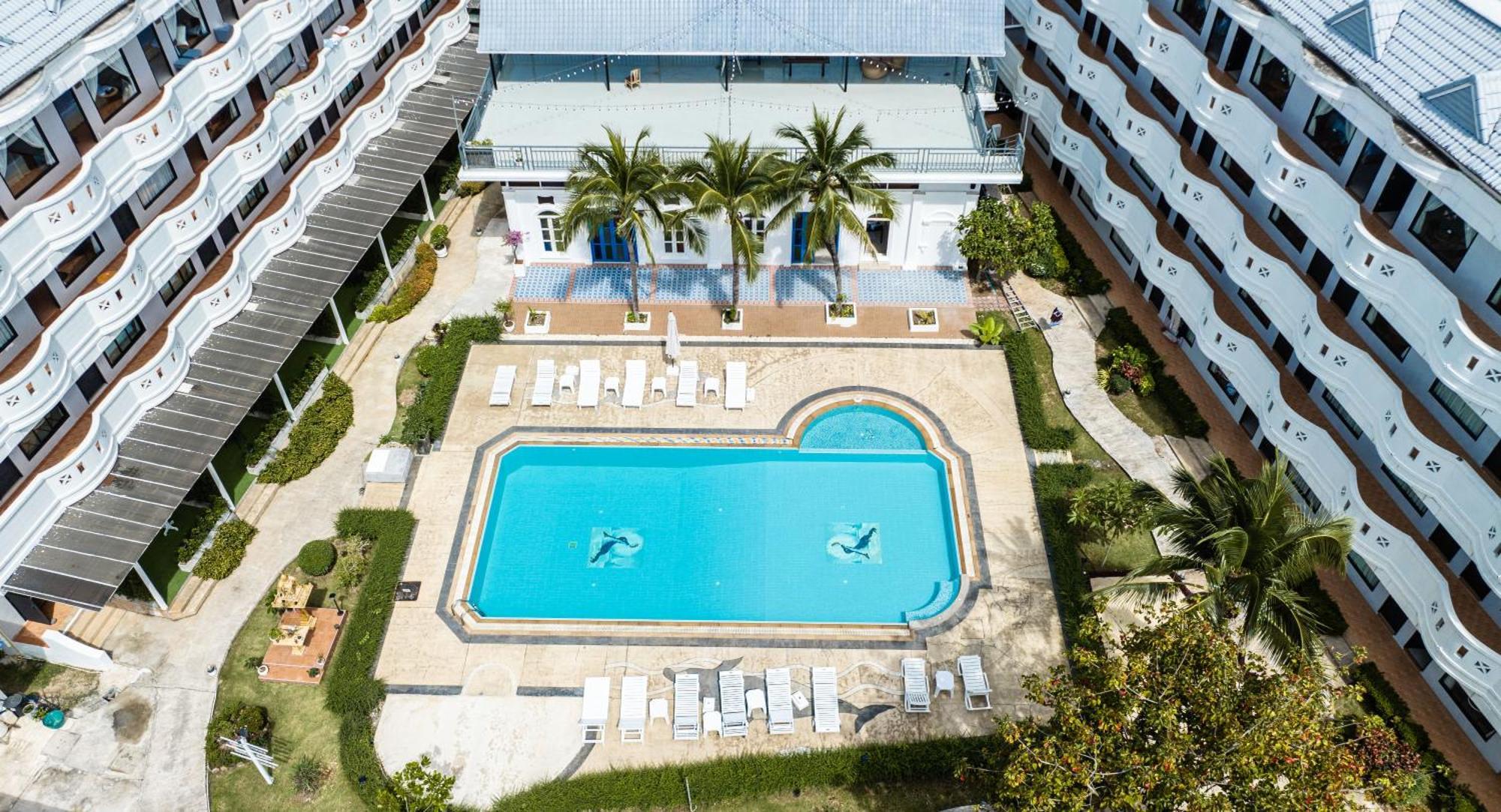 Blue Carina Hotel
