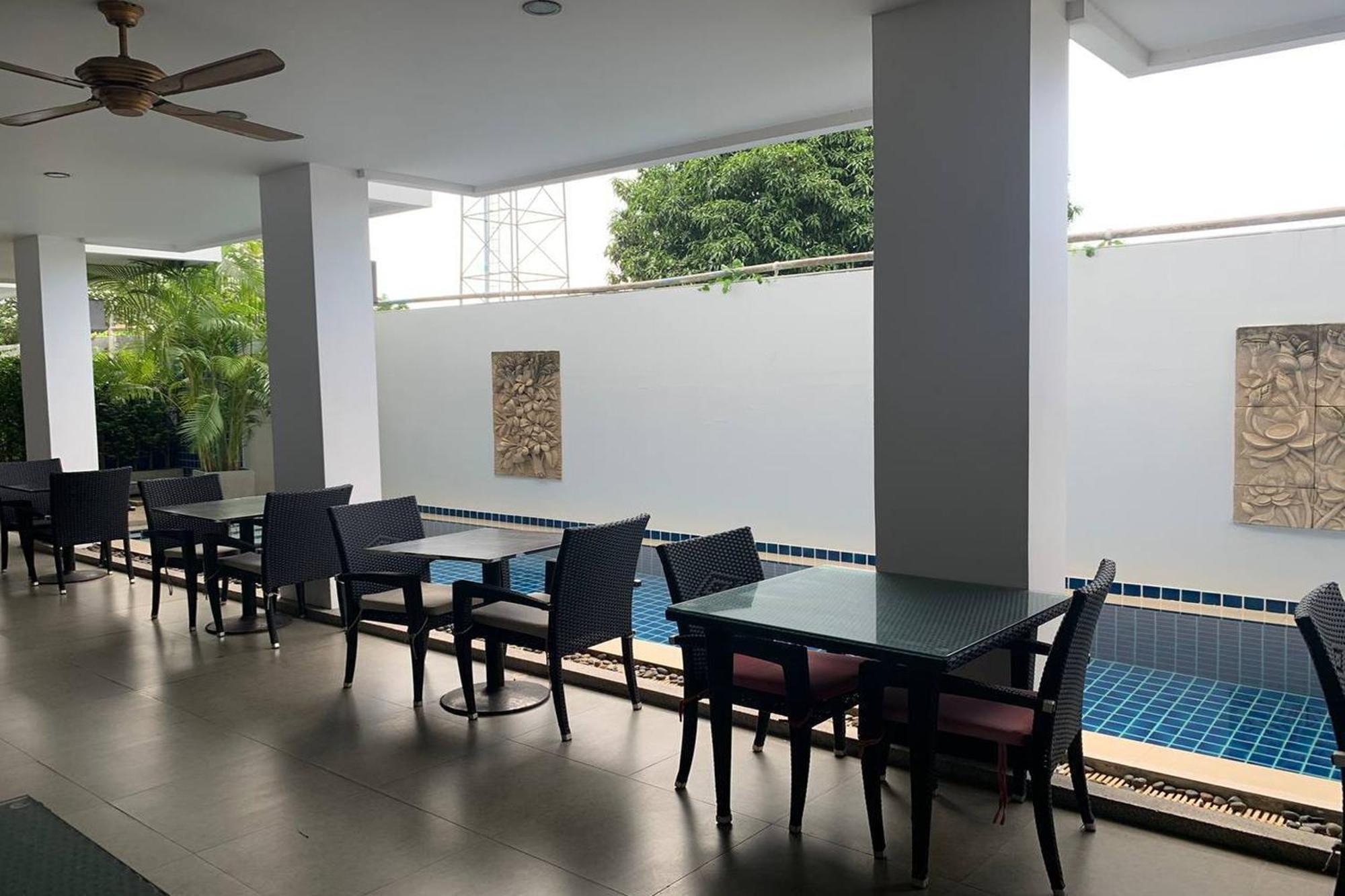 One World One Naiharn Hotel Rawai