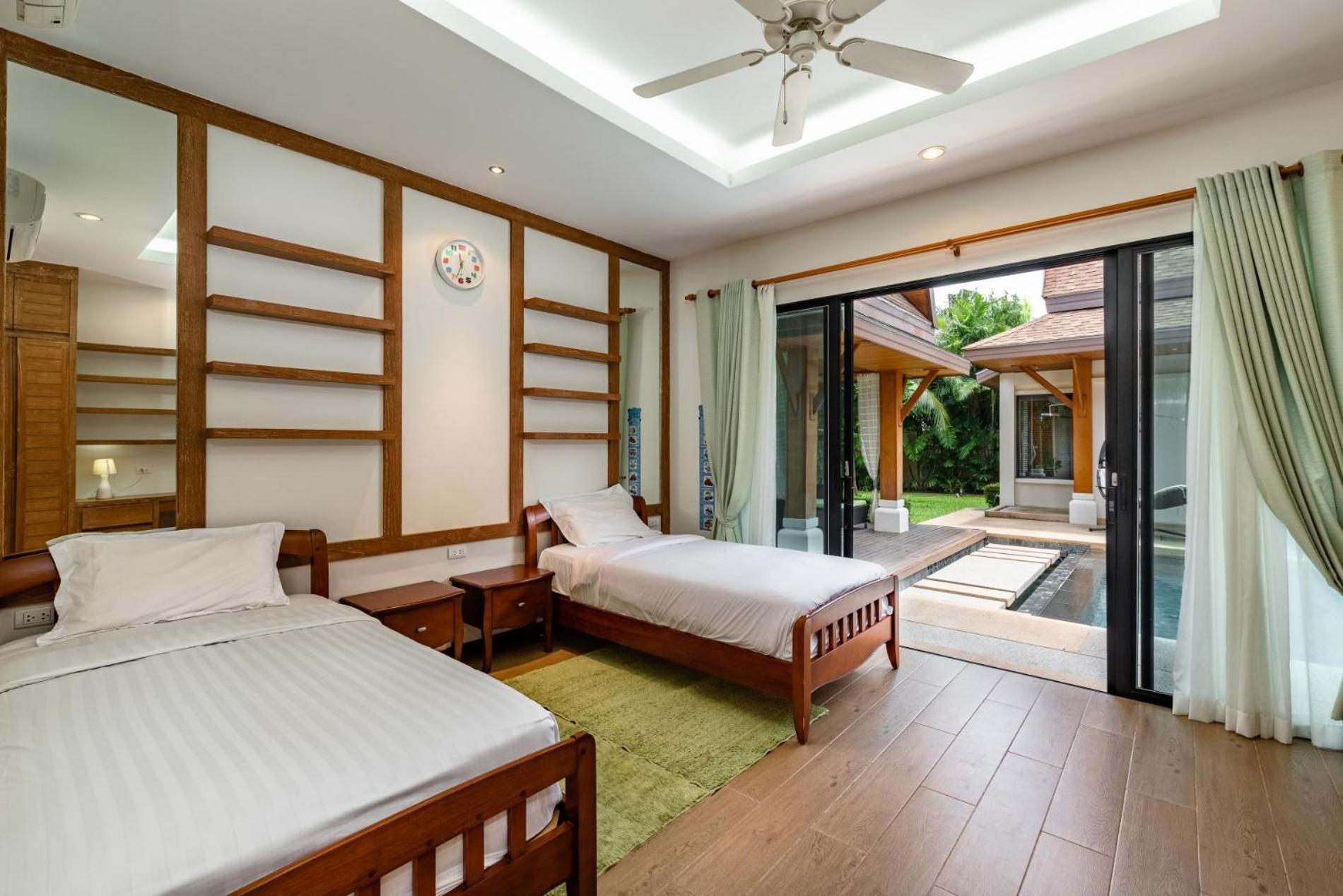 Villa Champagne Pool *