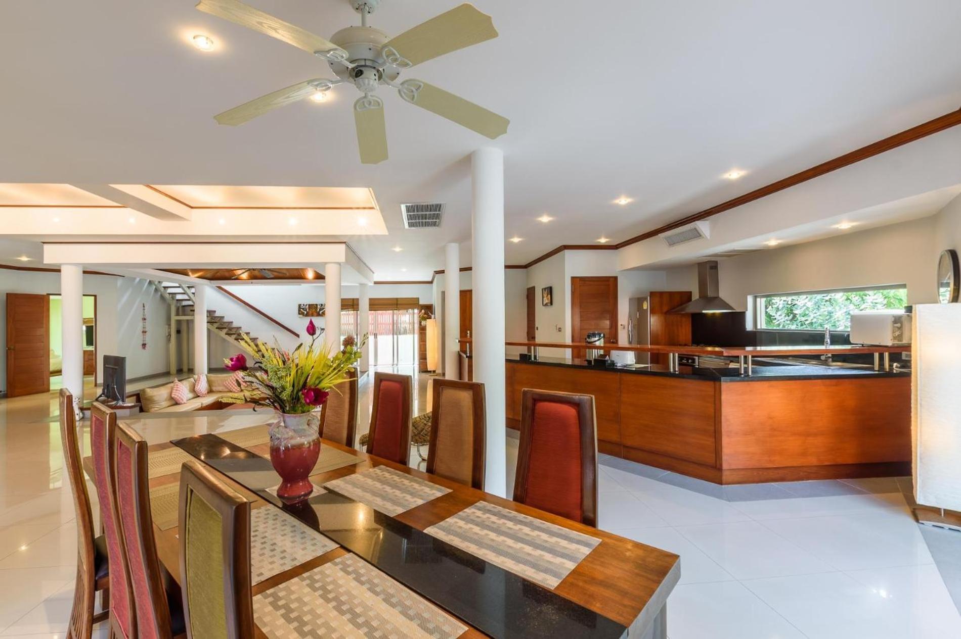 Amber Pool Naiharn Holiday home *