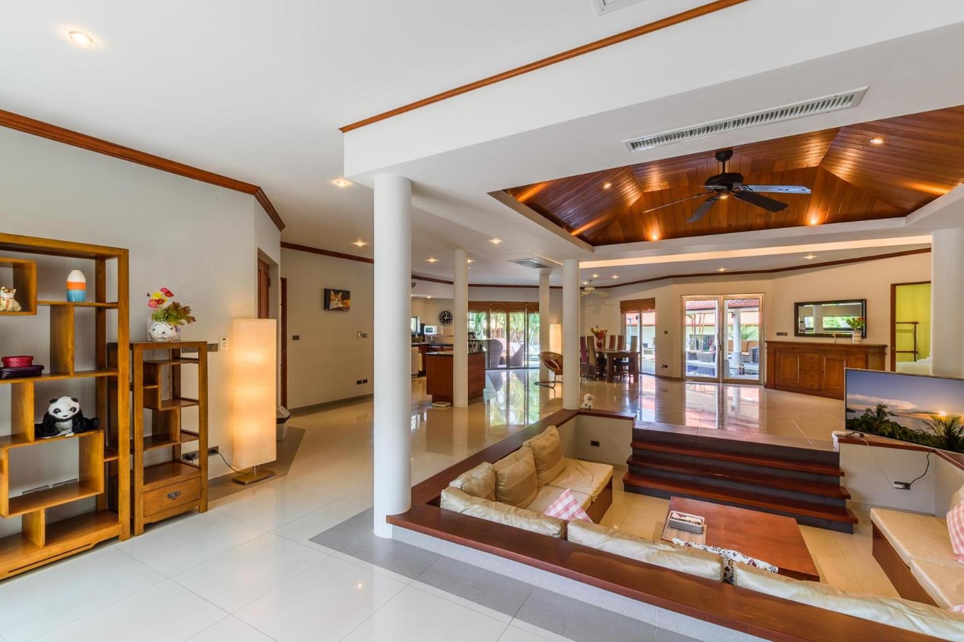 Amber Pool Naiharn Holiday home *