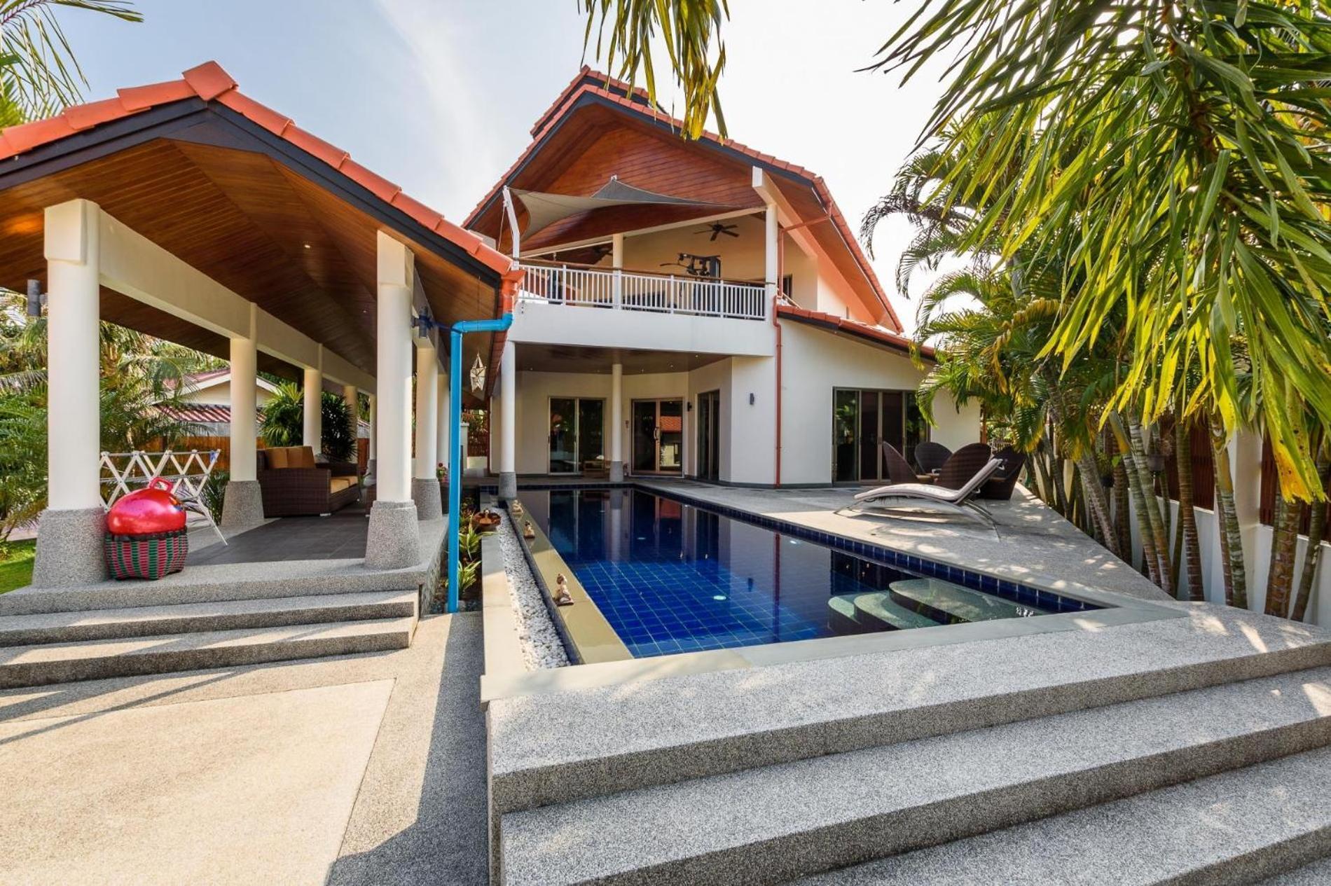 Amber Pool Naiharn Holiday home Rawai