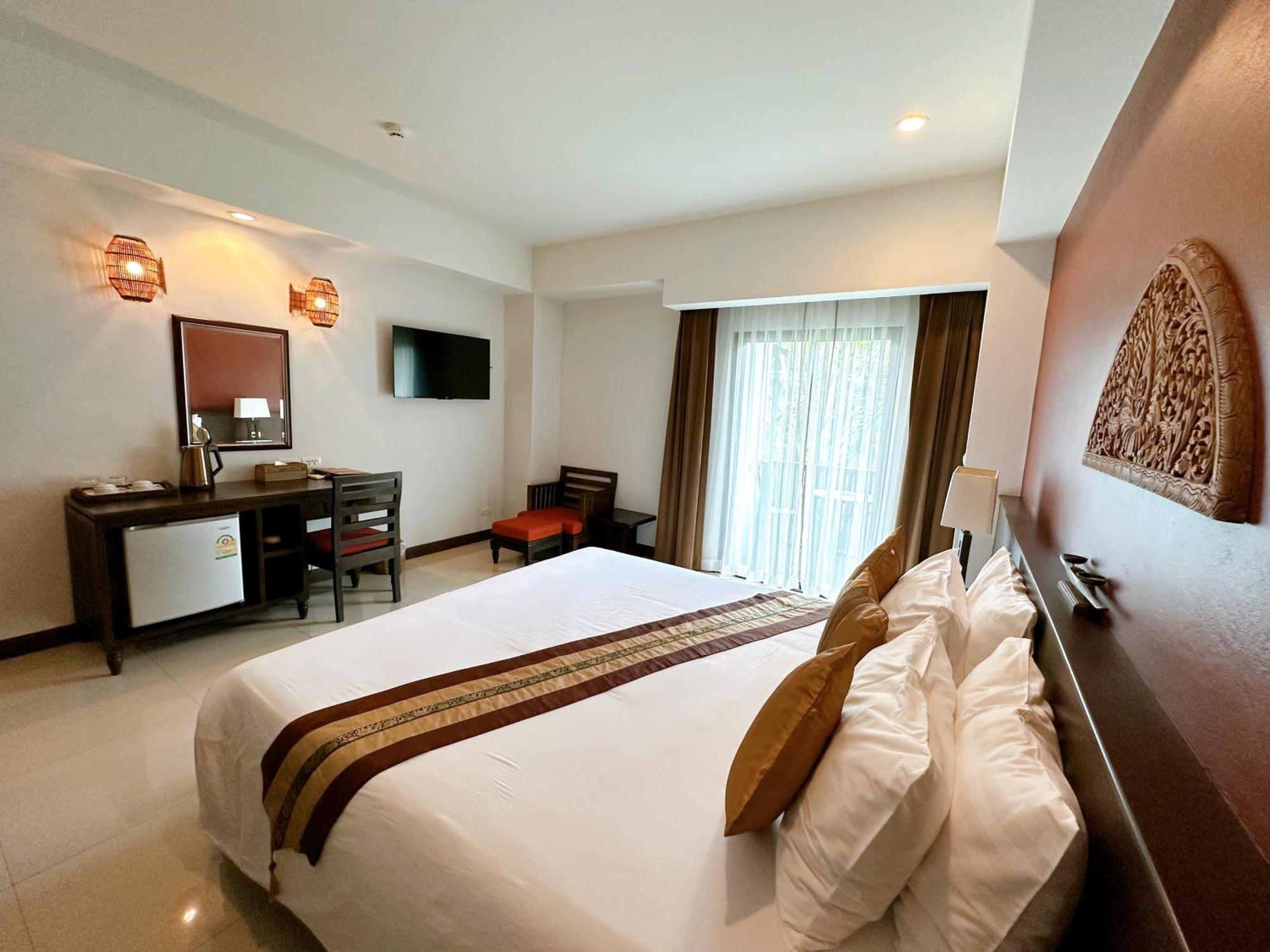 Navatara Phuket Resort Rawai