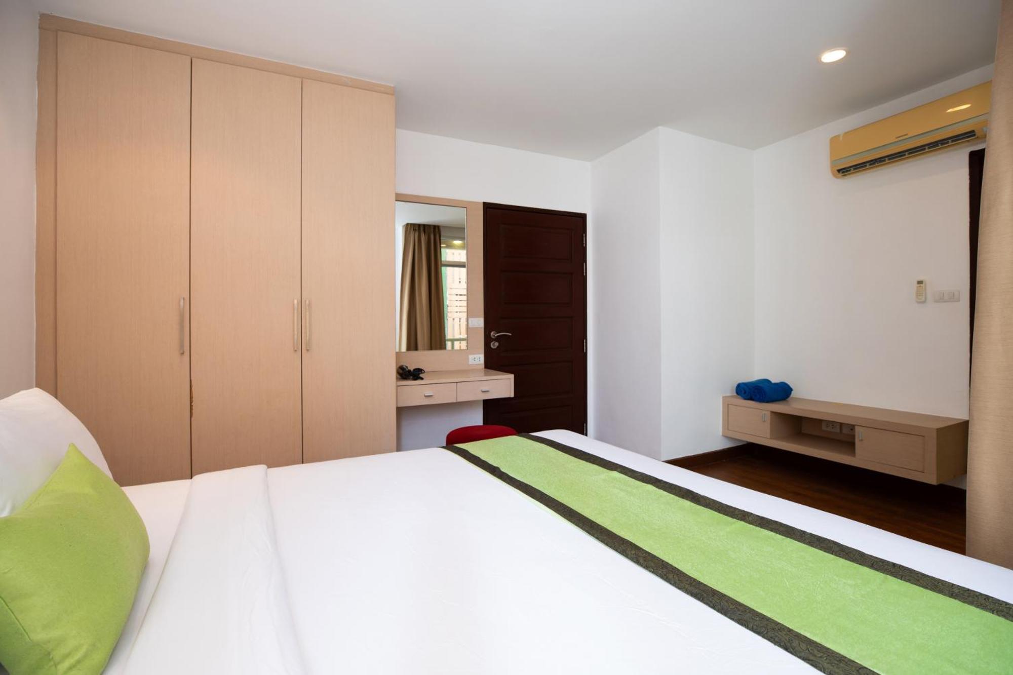 Icheck Residences Aparthotel 4*