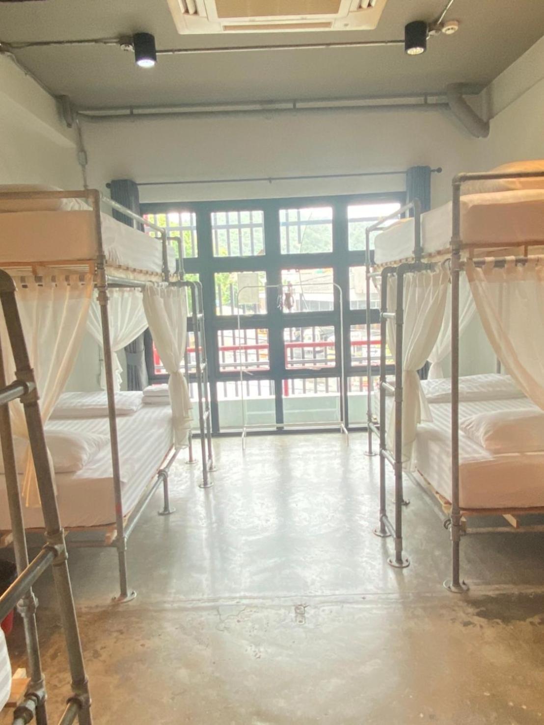 Bloo Hostel *