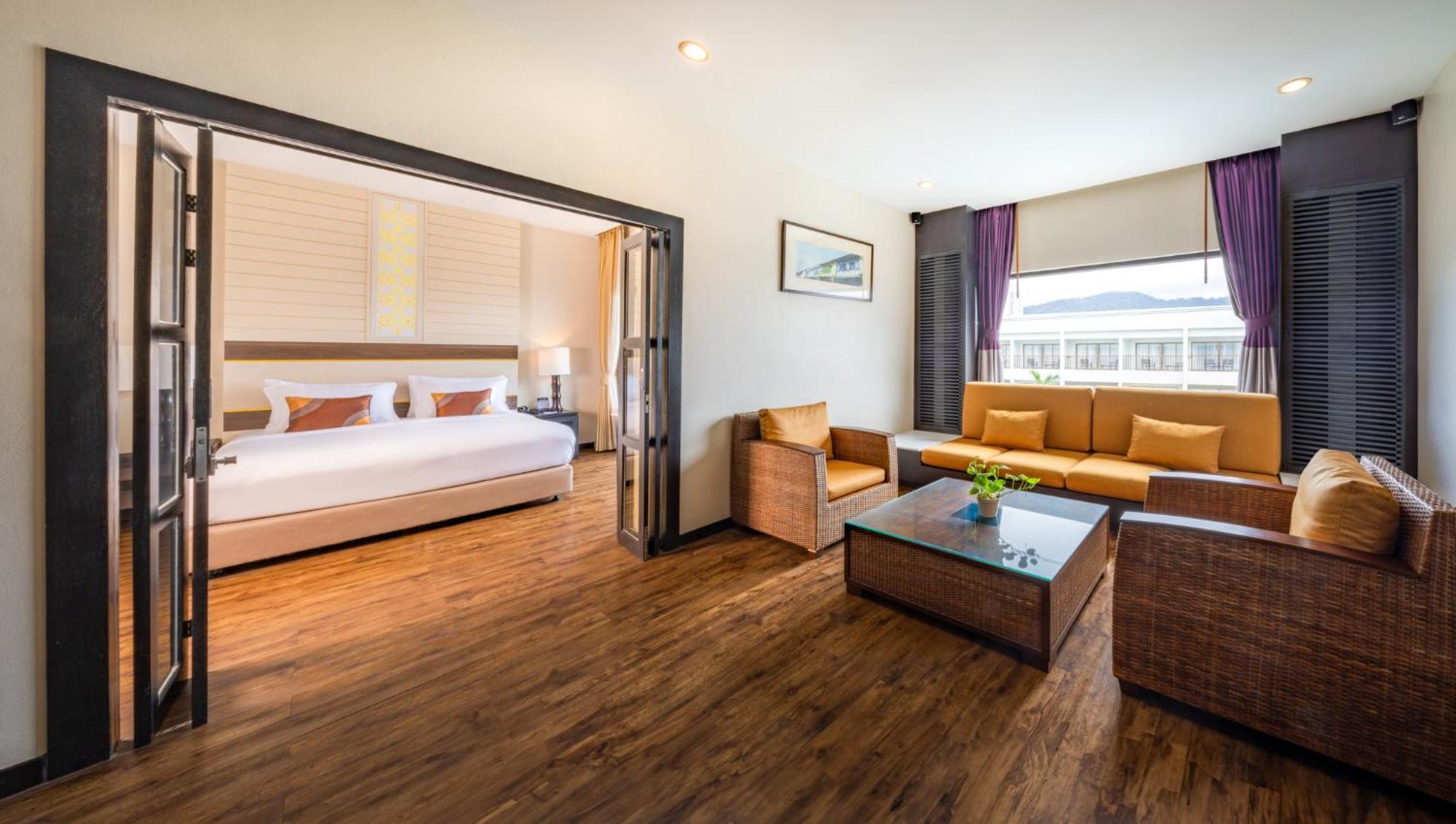 Deevana Plaza Phuket - Sha Extra Hotel 4*