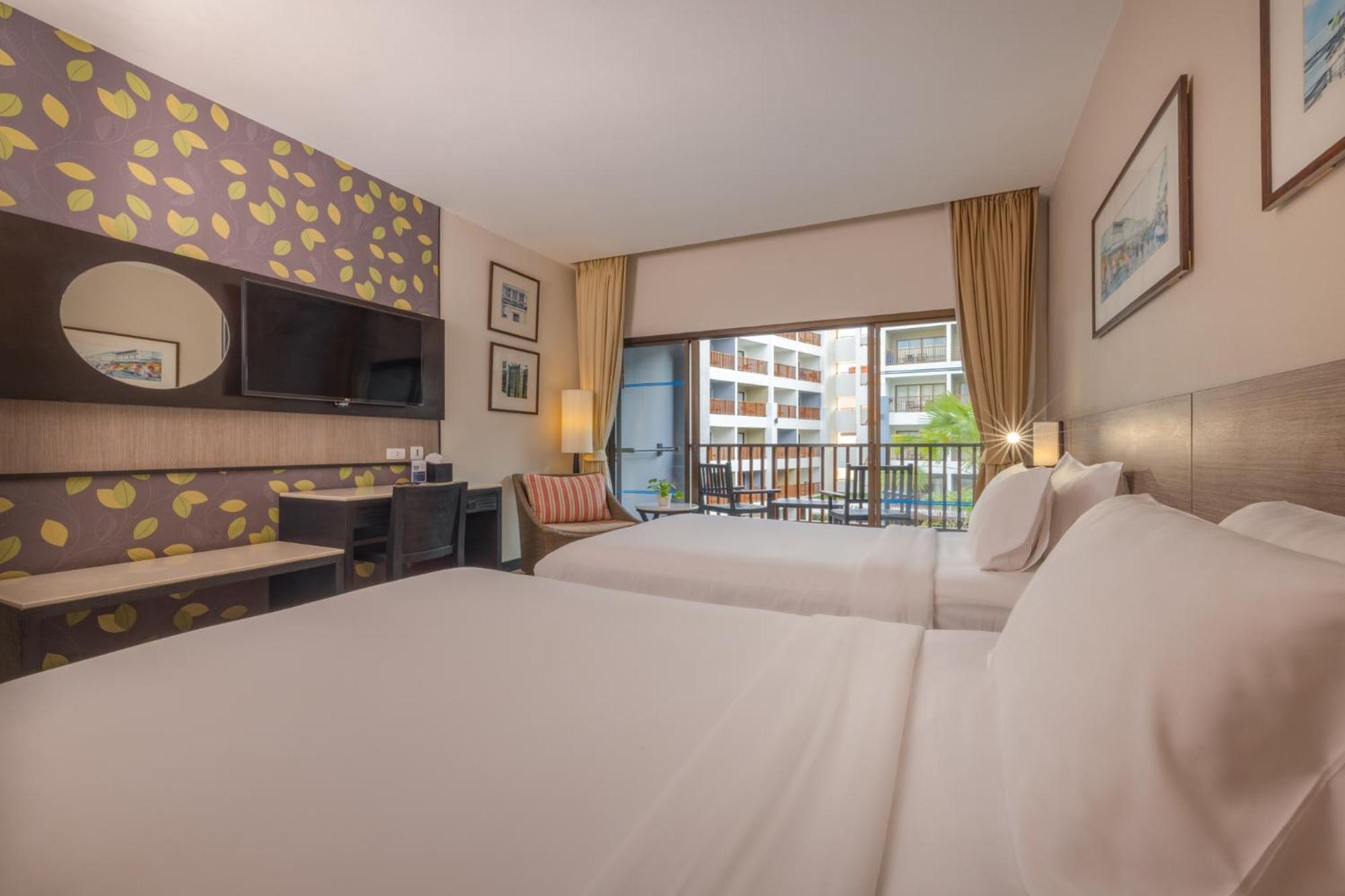 Deevana Plaza Phuket - Sha Extra