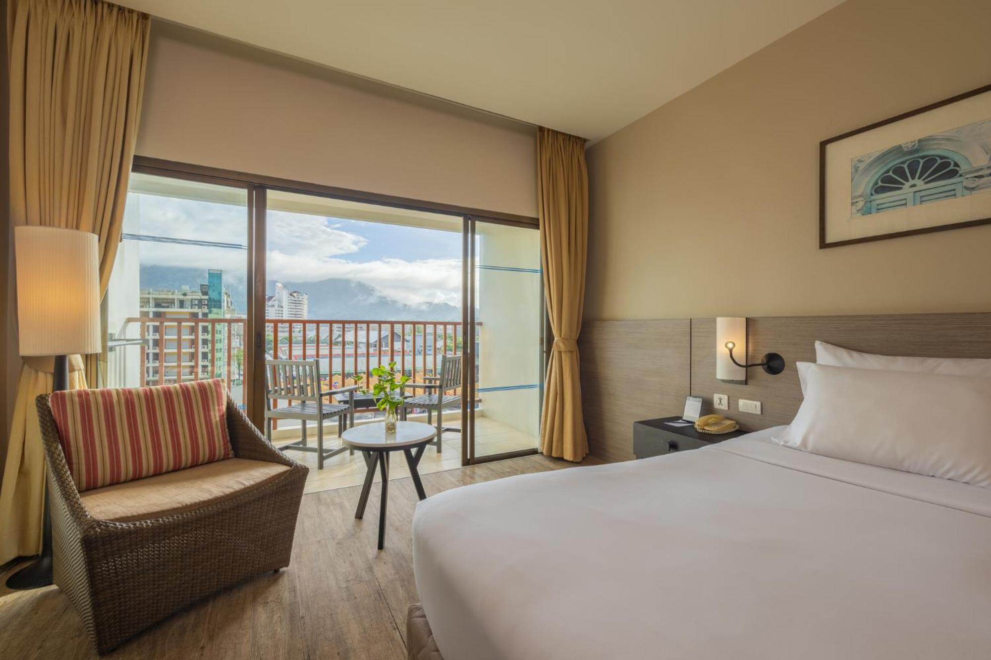 Deevana Plaza Phuket - Sha Extra