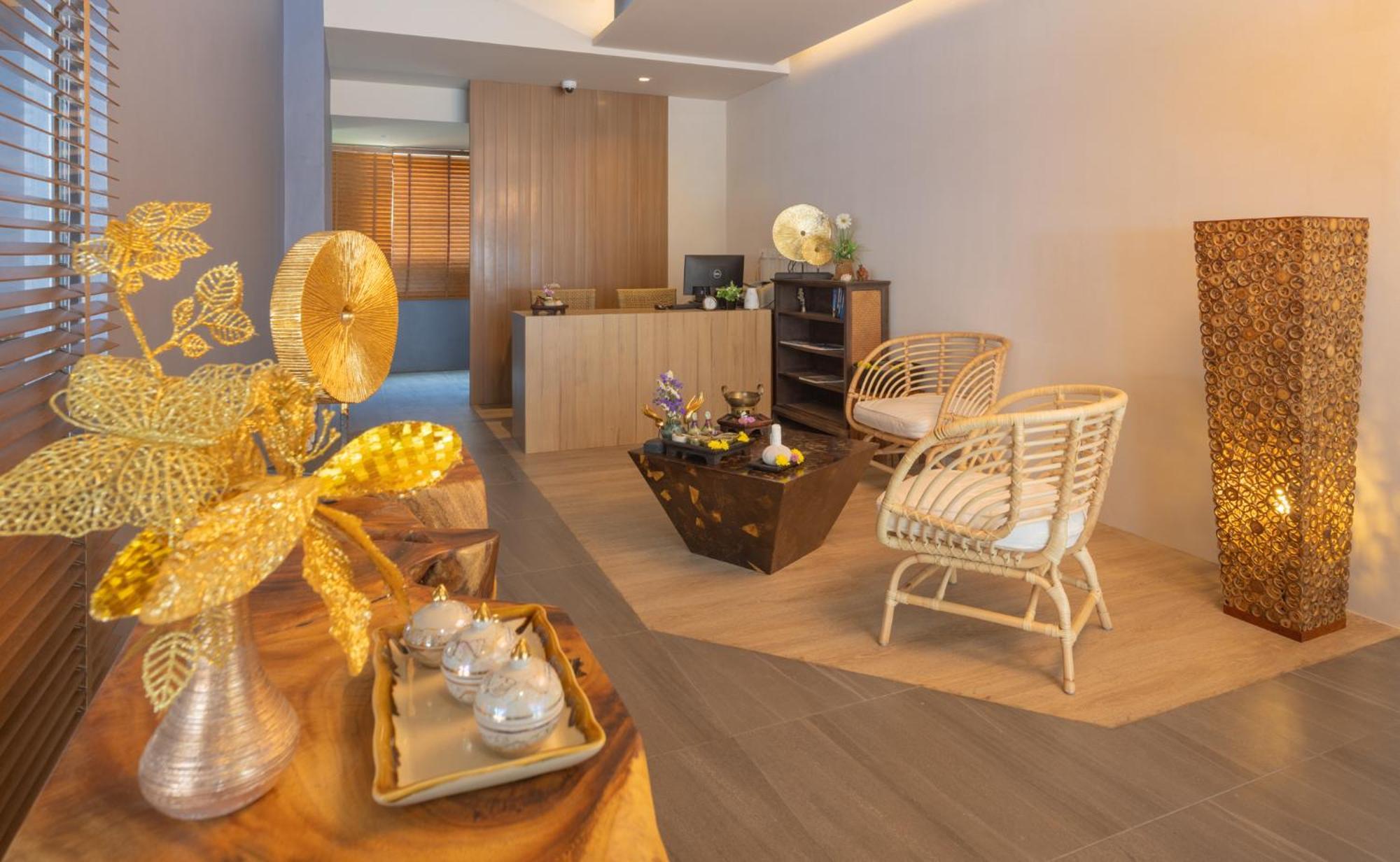 Deevana Plaza Phuket - Sha Extra Hotel