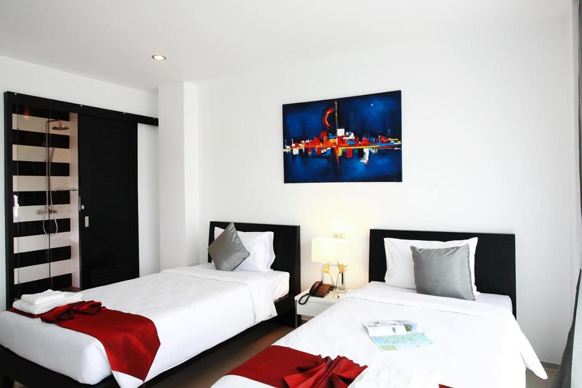 One World One Naiharn Hotel 3*