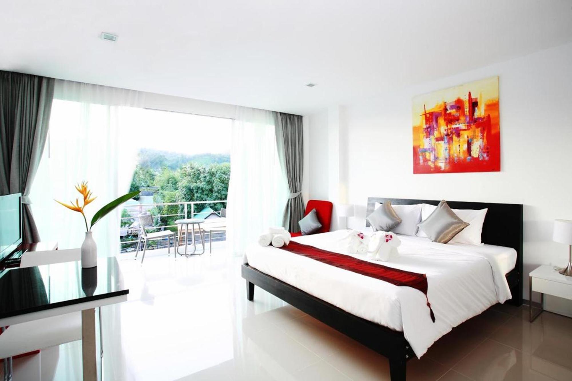 Hotel One World One Naiharn 3*