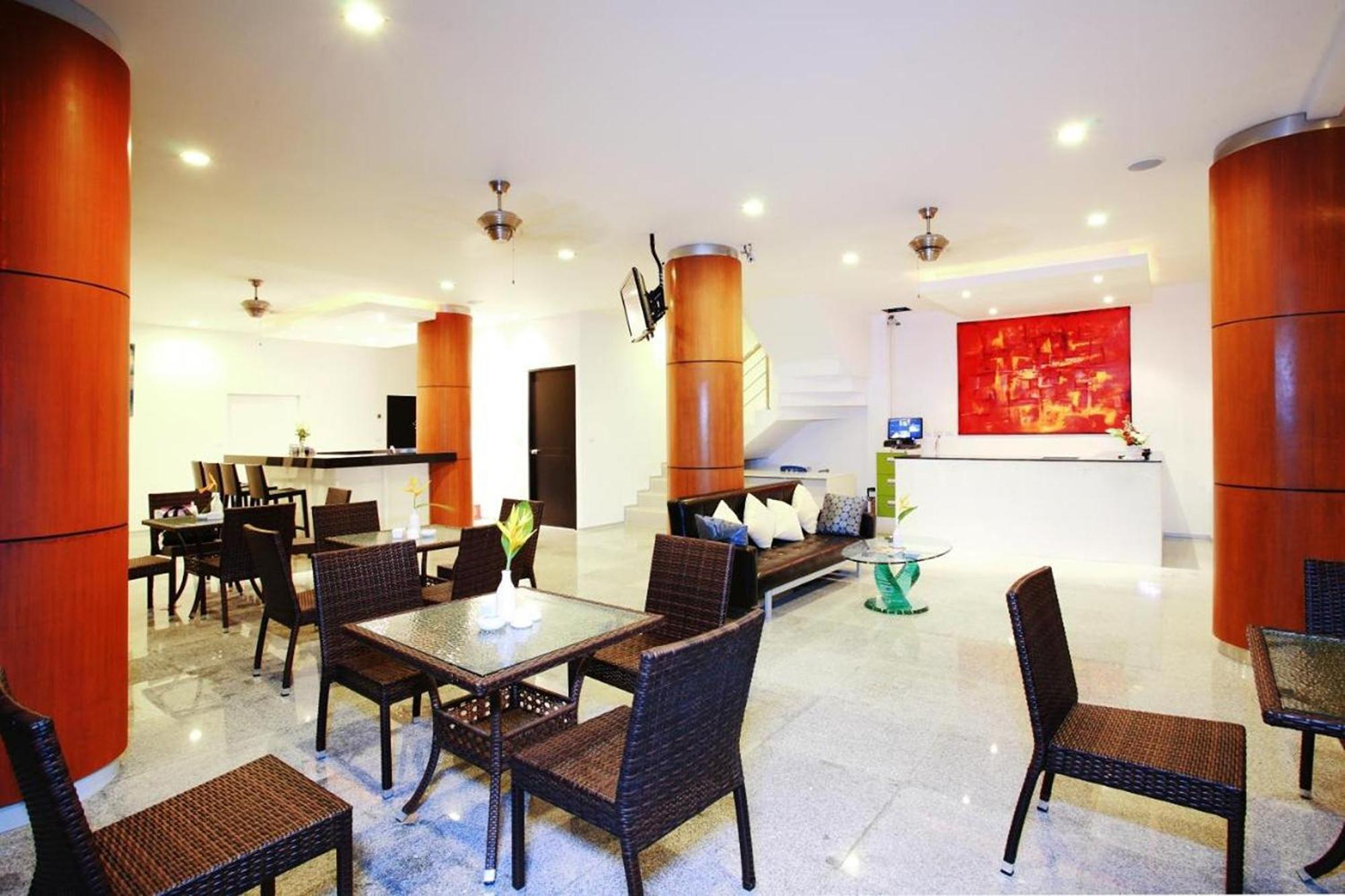 One World One Naiharn Hotel 3*
